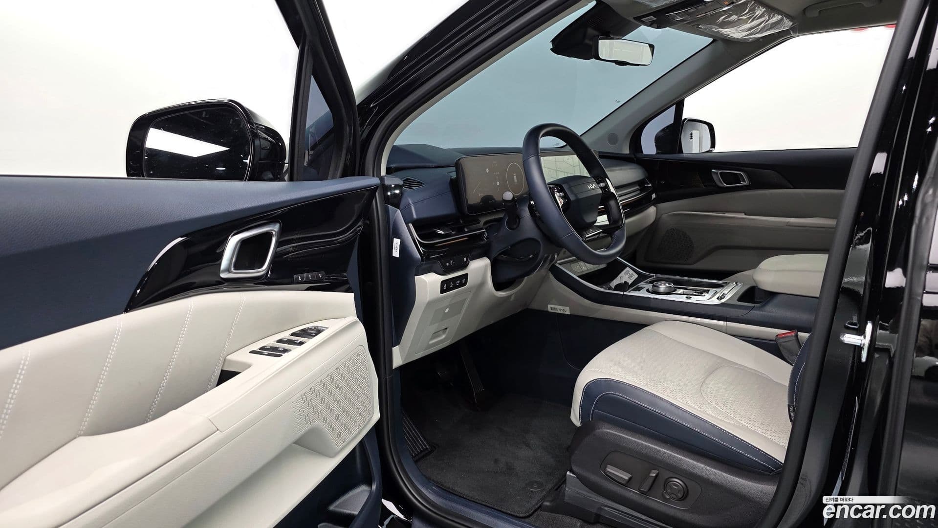 Main__Slider__Photo:Canival Kia 2025.4-10