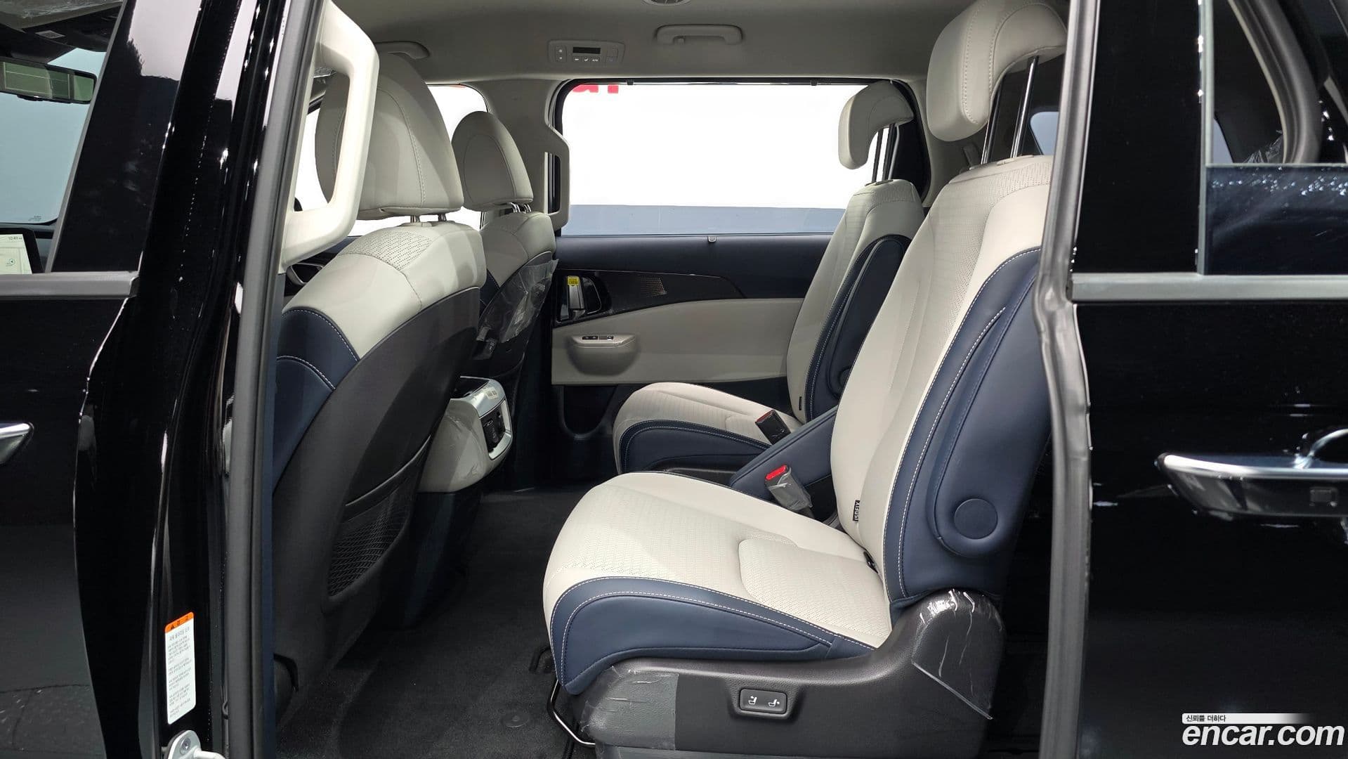 Main__Slider__Photo:Canival Kia 2025.4-11