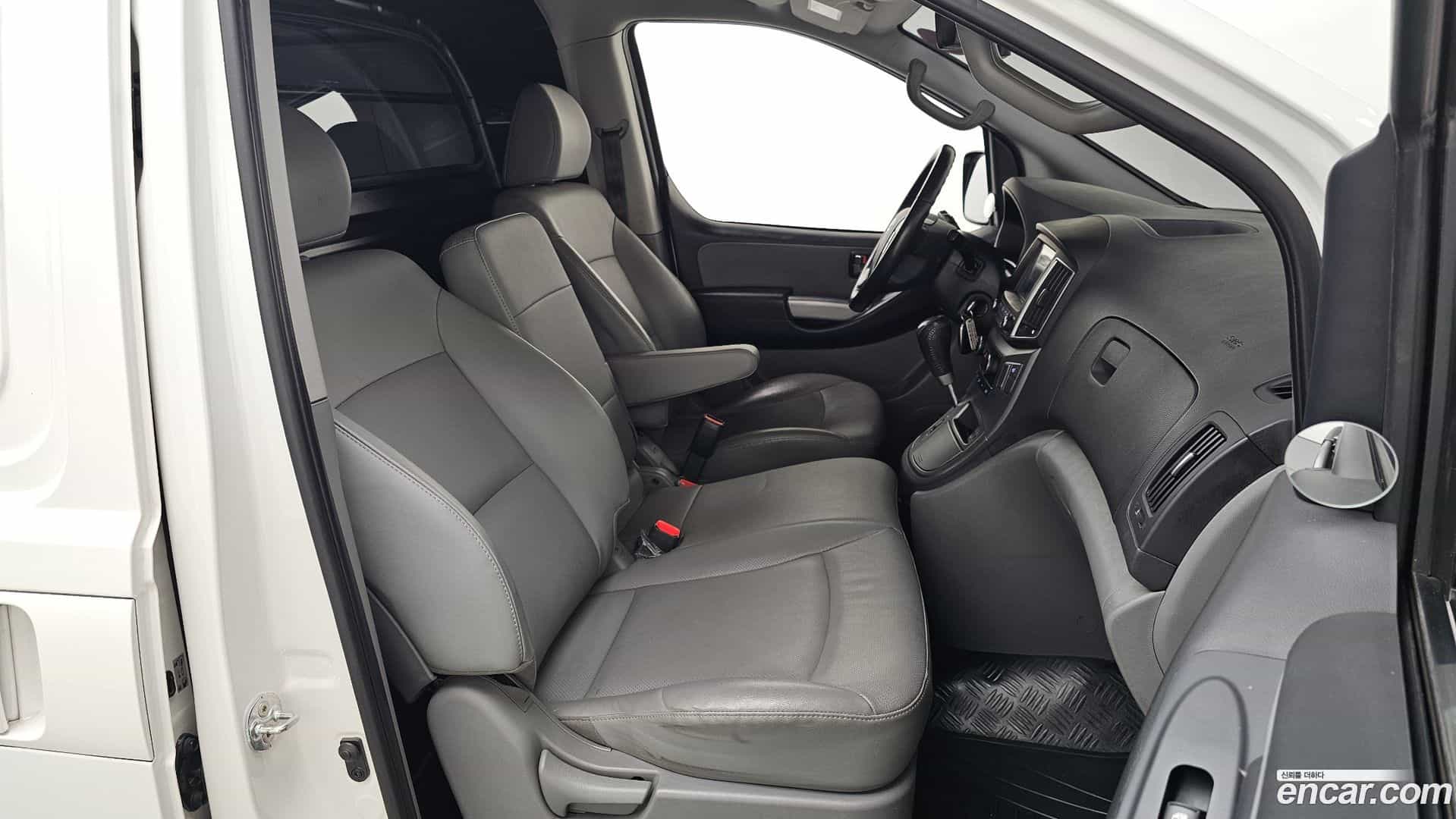 Starex Hyundai 2018.7-OPTION-015