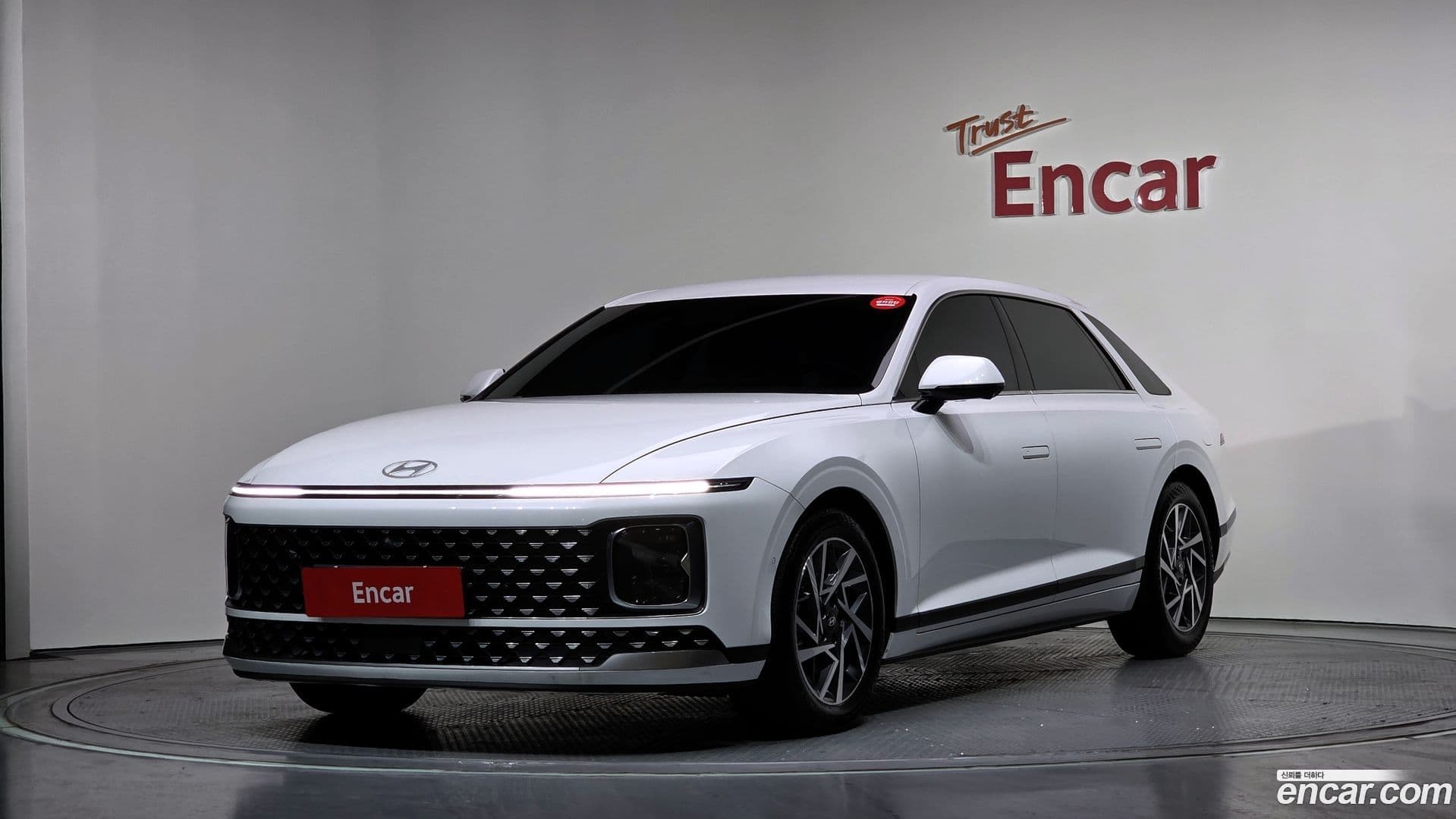 Main__Slider__Photo:Grandeur Hyundai 2024.4-0