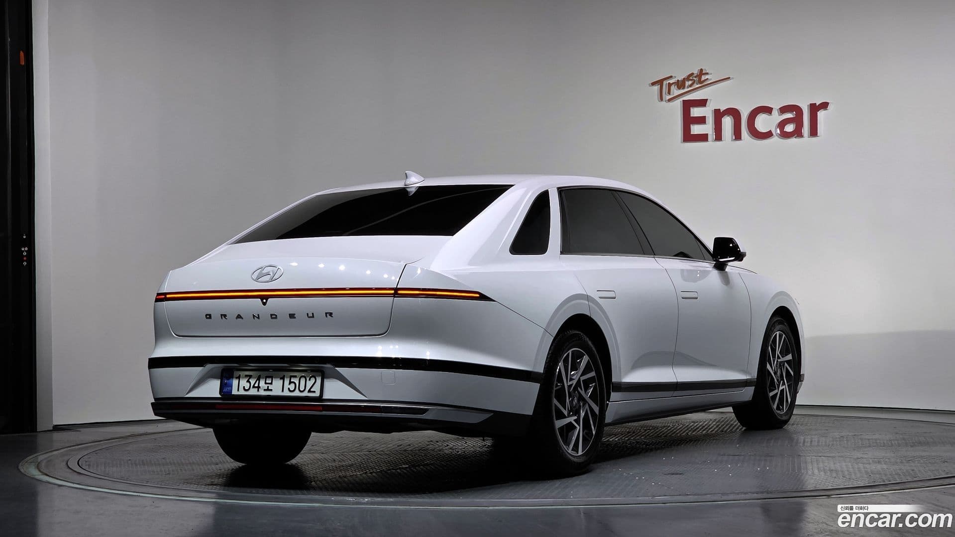 Main__Slider__Photo:Grandeur Hyundai 2024.4-1