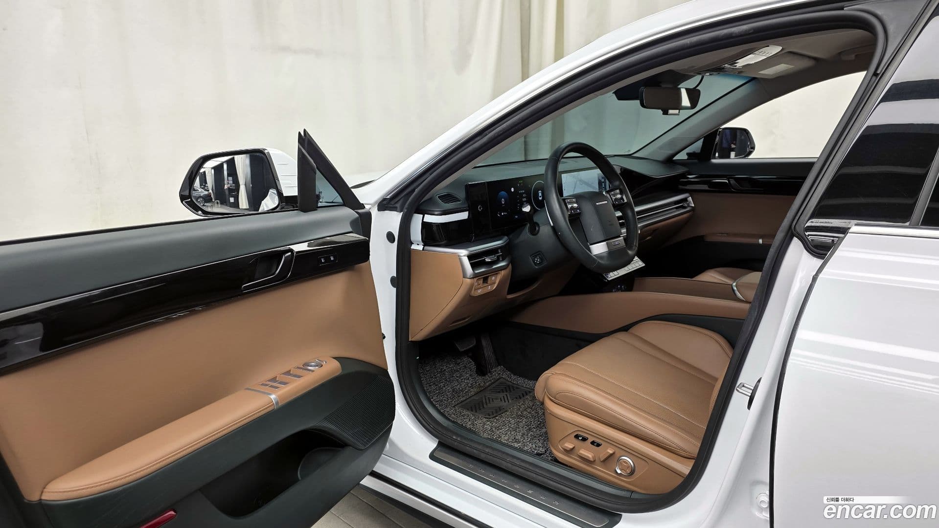 Main__Slider__Photo:Grandeur Hyundai 2024.4-9