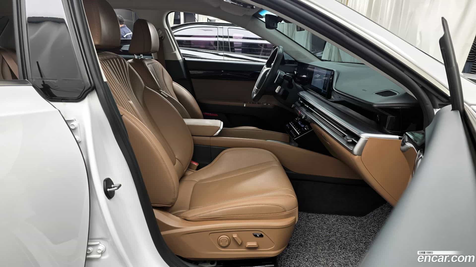 Grandeur Hyundai 2024.4-OPTION-015