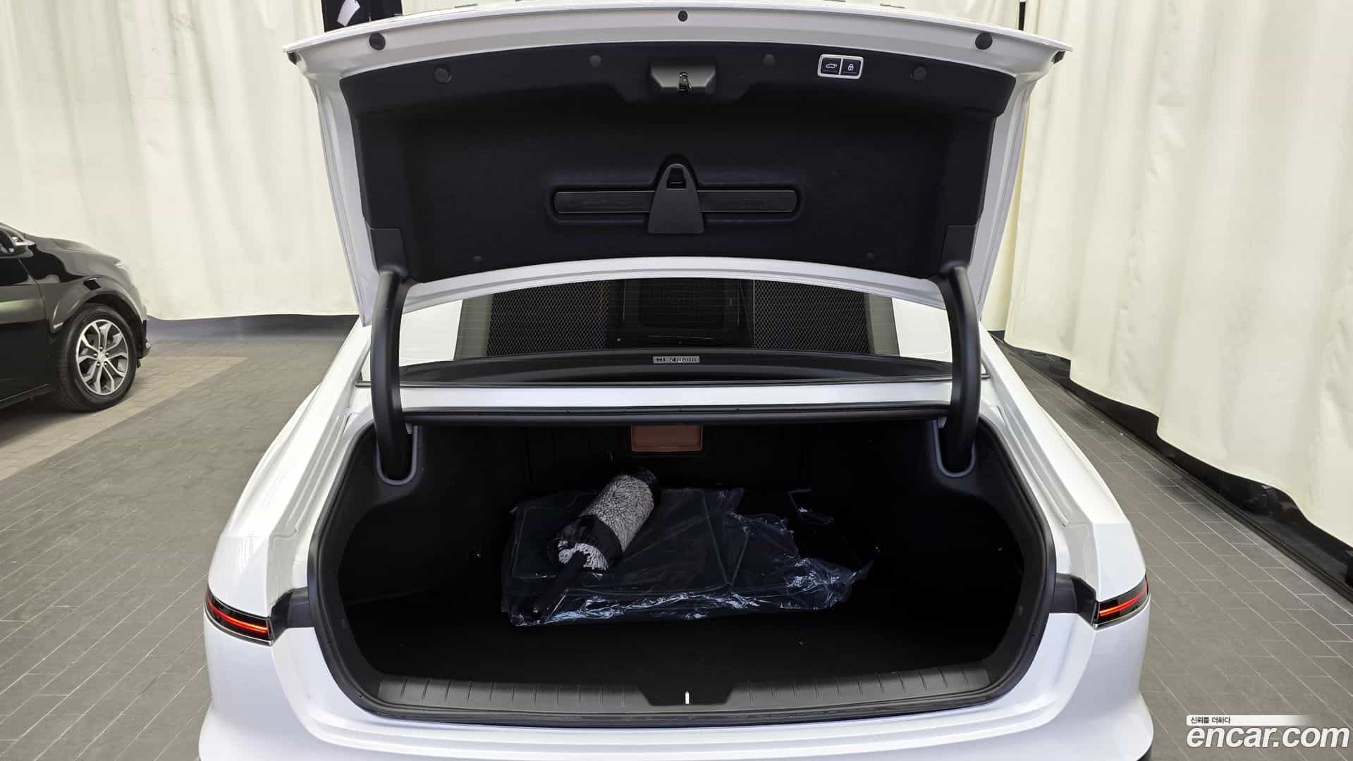 Grandeur Hyundai 2024.4-OPTION-024