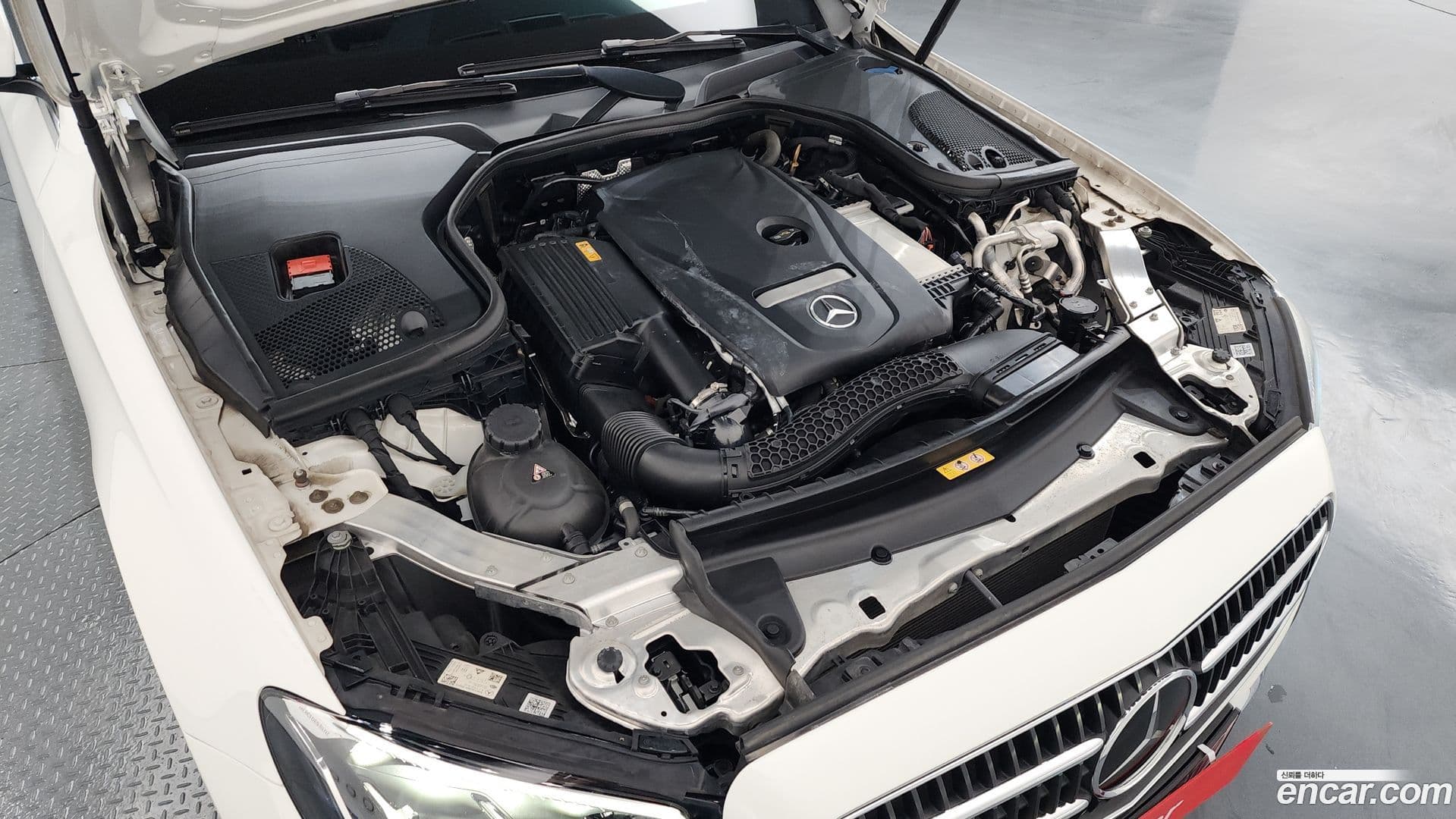 Main__Slider__Photo:E-Class Mercedes-Benz 2021.5-5