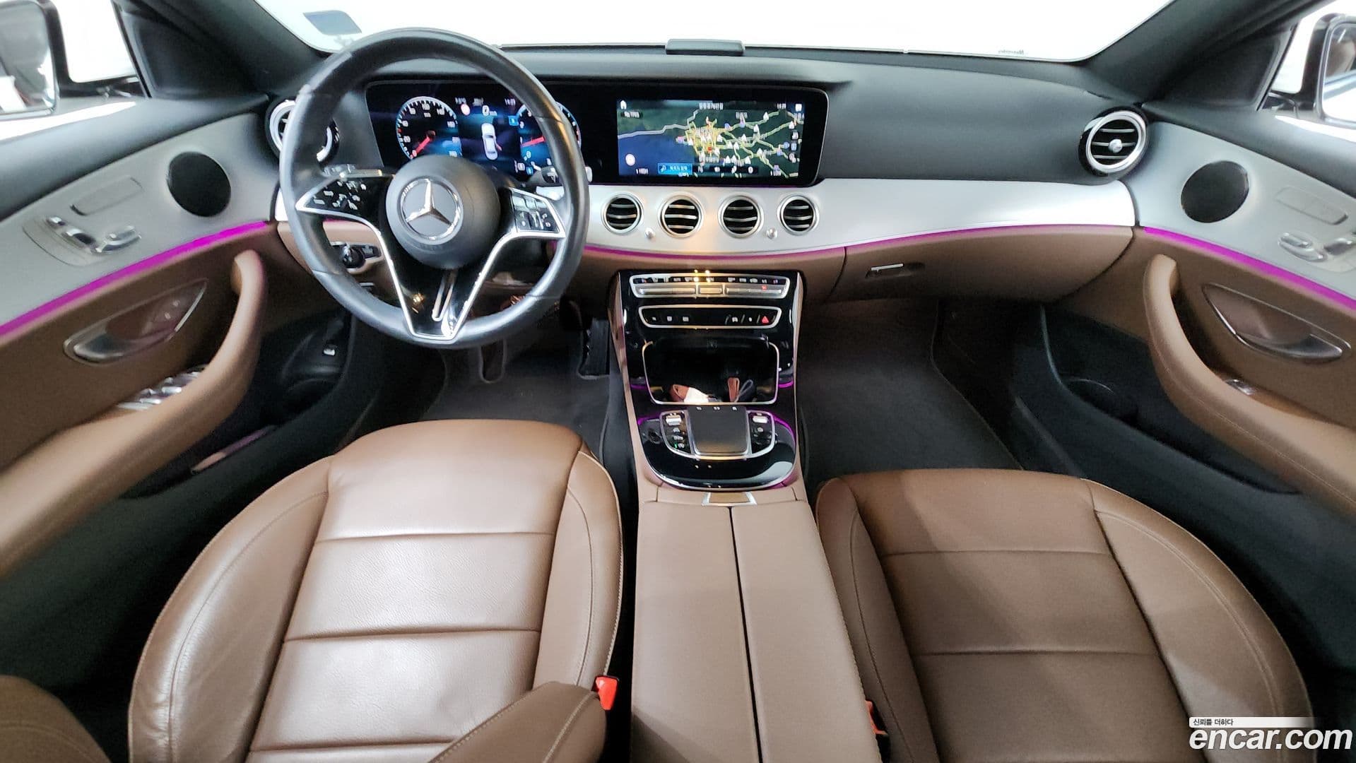 Main__Slider__Photo:E-Class Mercedes-Benz 2021.5-6