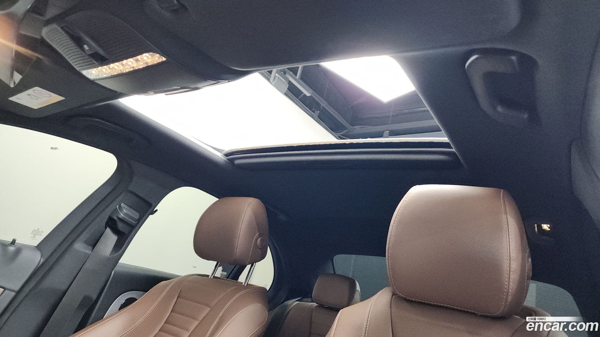 Main__Slider__Photo:E-Class Mercedes-Benz 2021.5-18