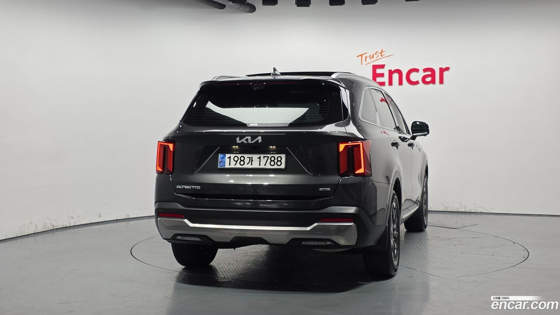 Main__Slider__Photo:Sorento Kia 2024.0-3