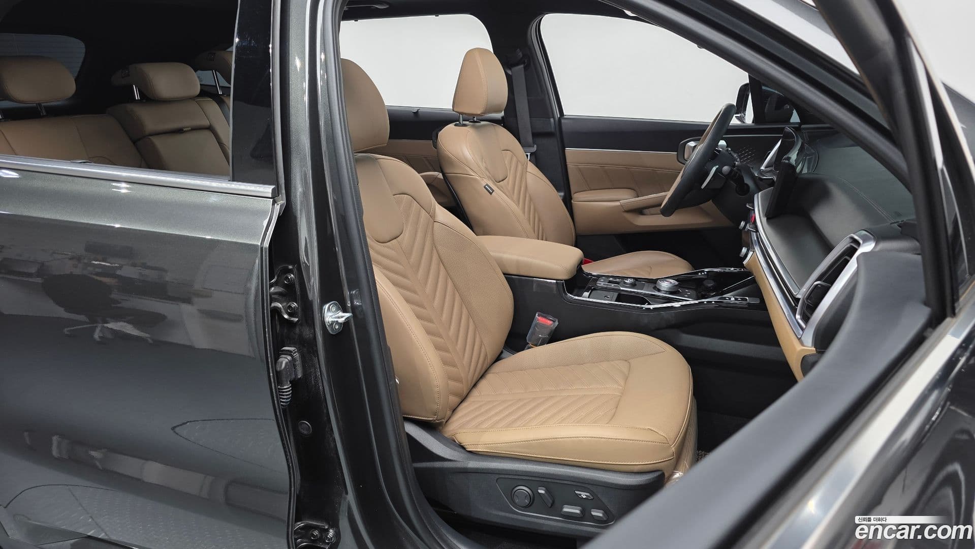 Main__Slider__Photo:Sorento Kia 2024.0-9