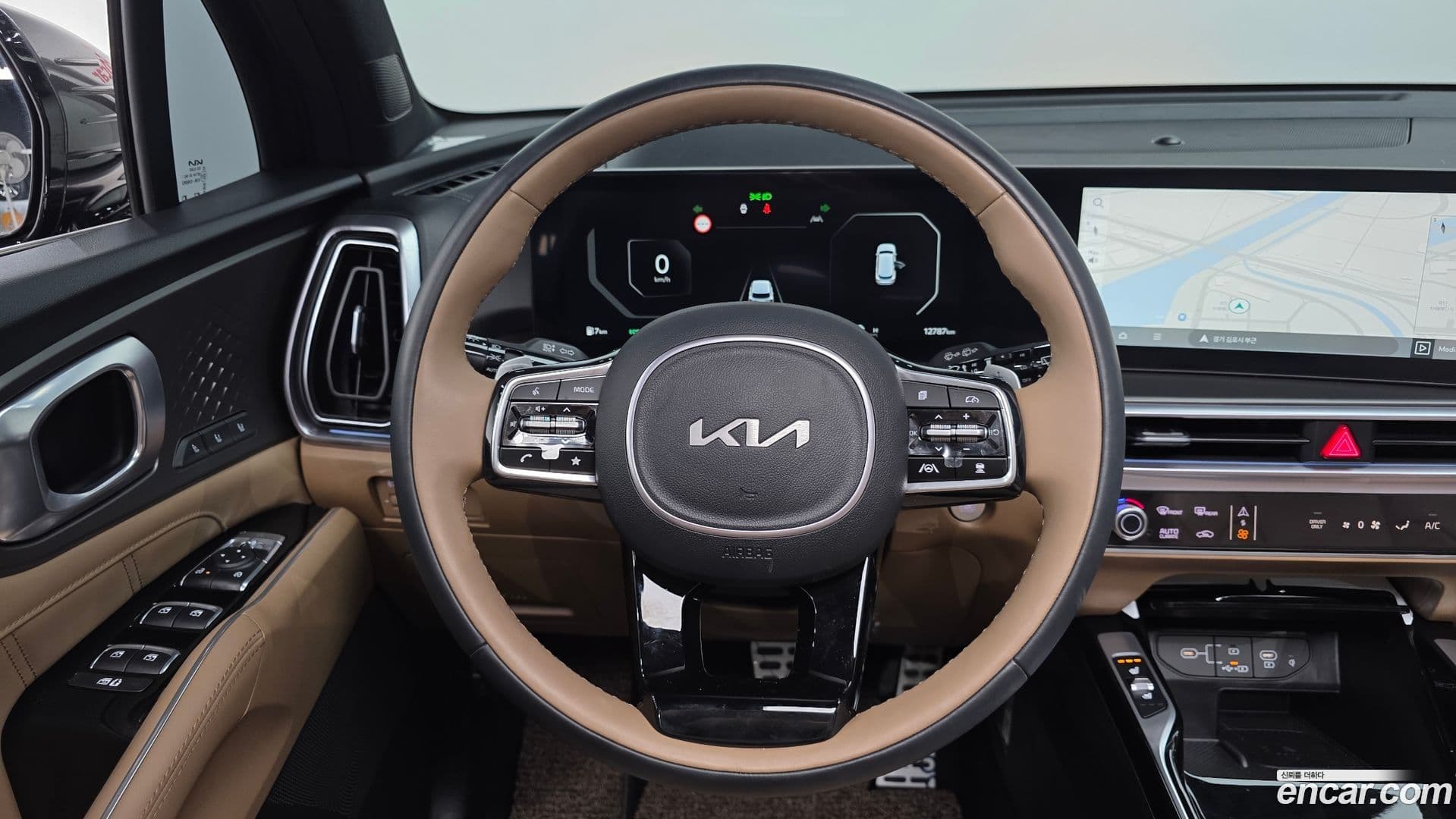 Main__Slider__Photo:Sorento Kia 2024.0-12