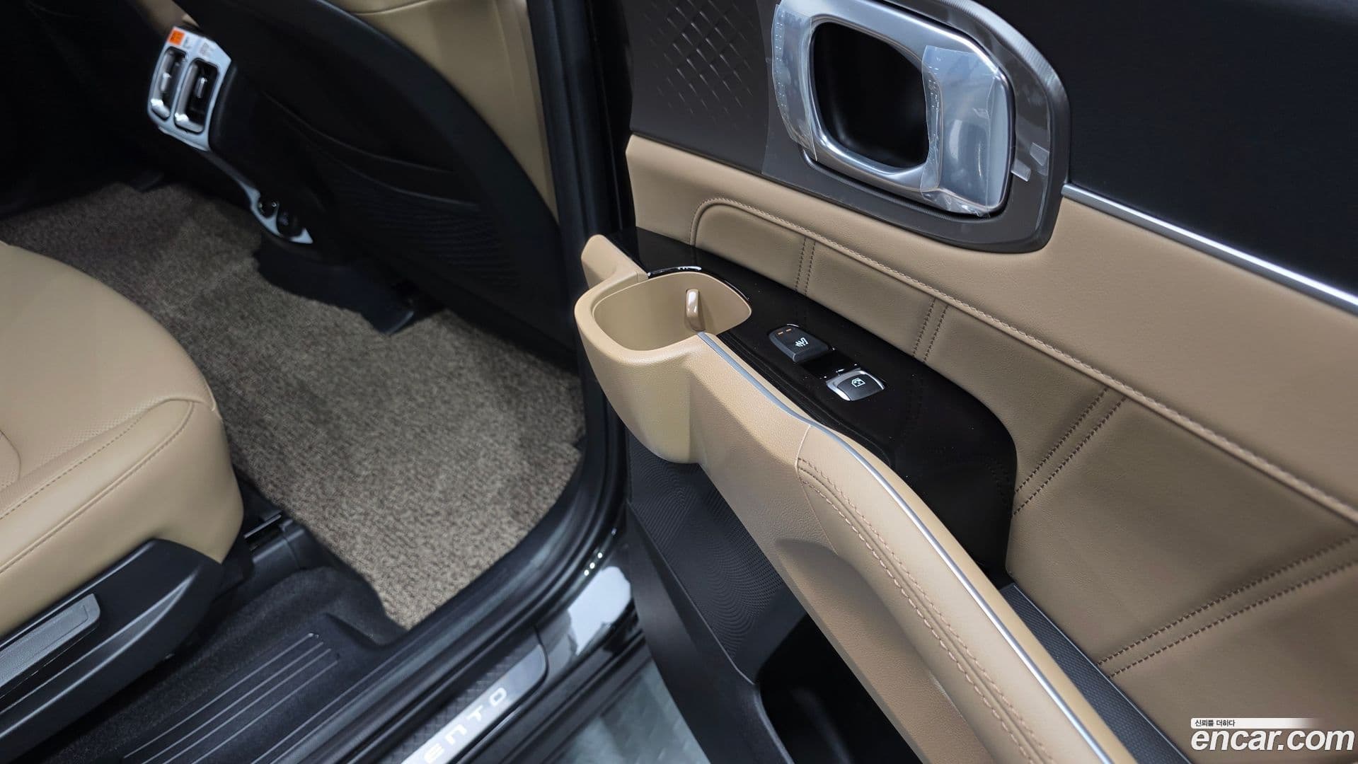 Main__Slider__Photo:Sorento Kia 2024.0-18