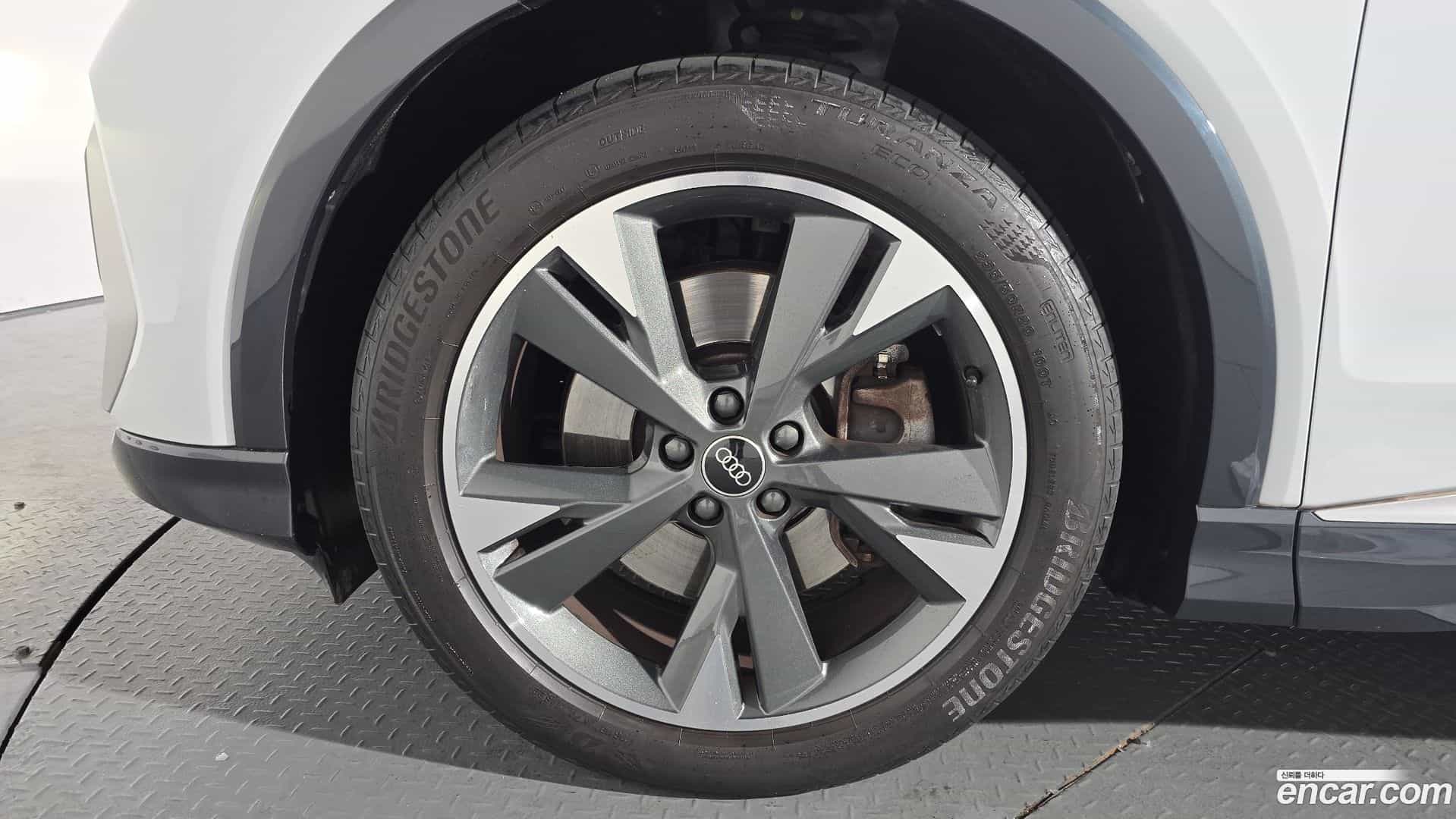 Q4 e-tron Audi 2022.9-OUTER-005