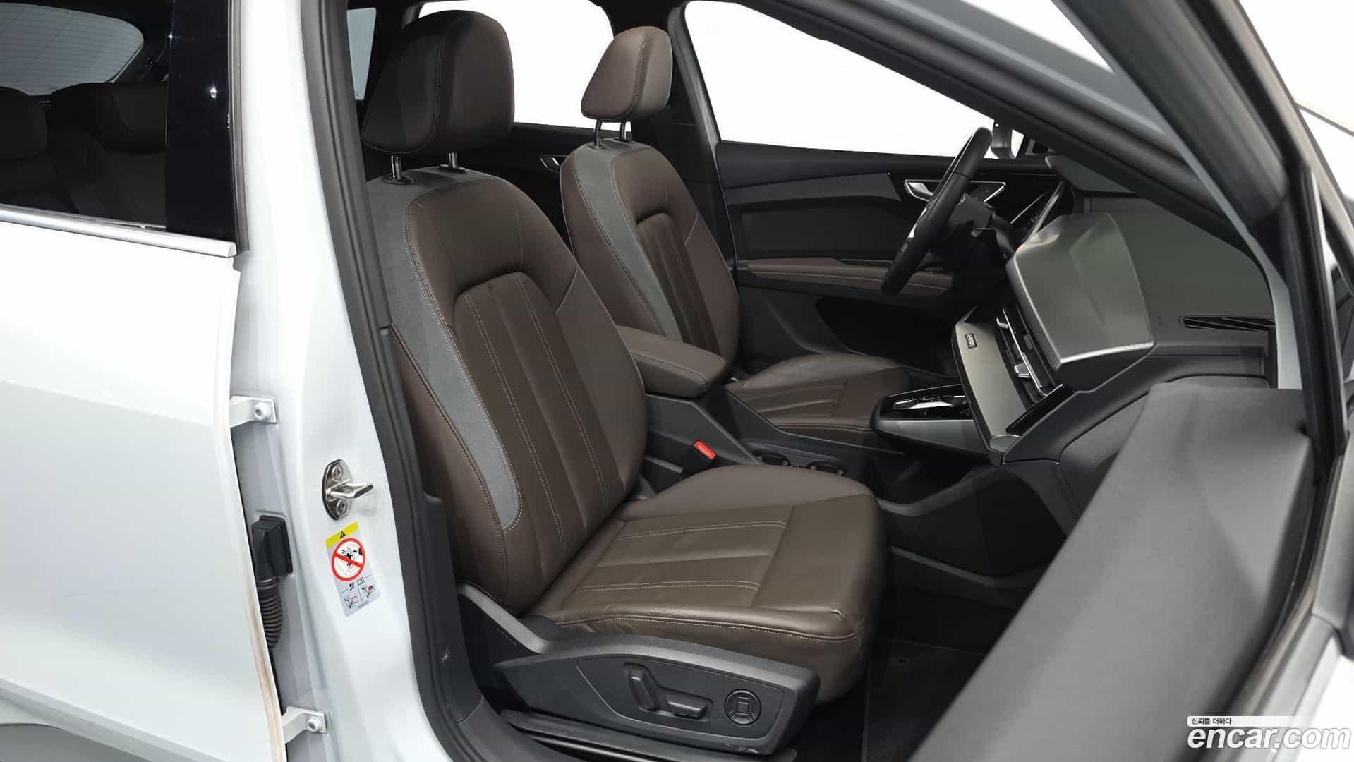 Q4 e-tron Audi 2022.9-INNER-010