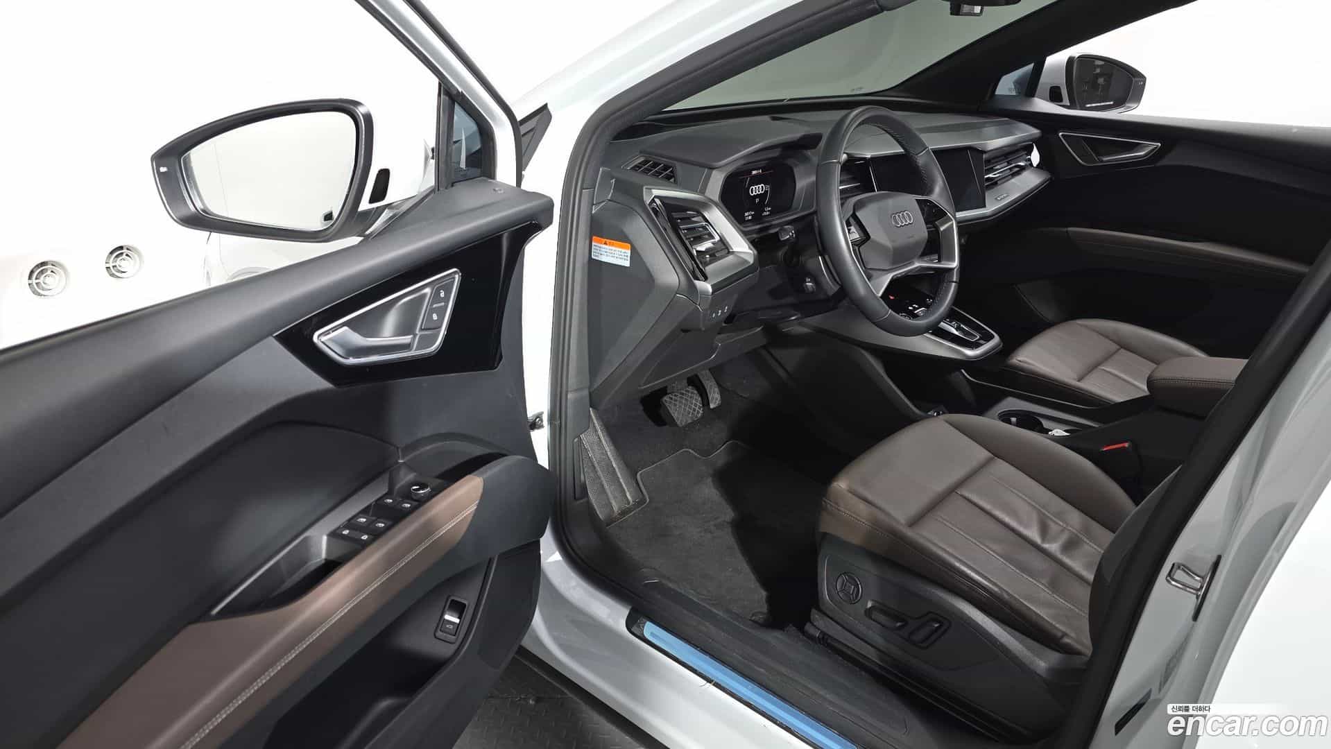 Q4 e-tron Audi 2022.9-OPTION-015