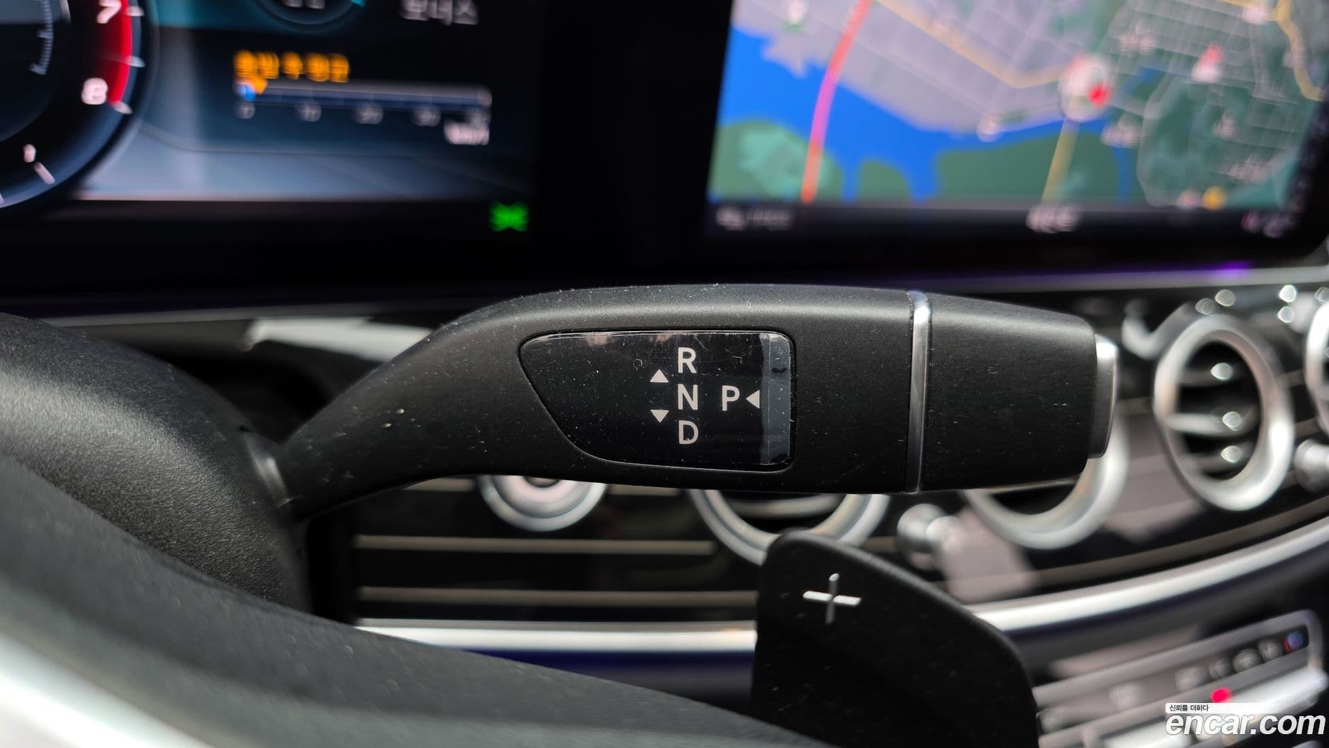 Main__Slider__Photo:E-Class Mercedes-Benz 2019.8-8