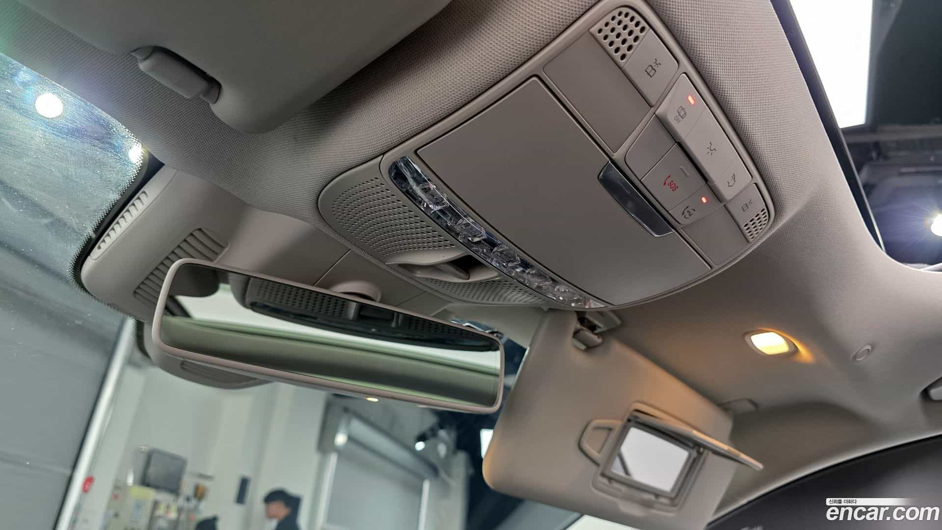 E-Class Mercedes-Benz 2019.8-OPTION-021