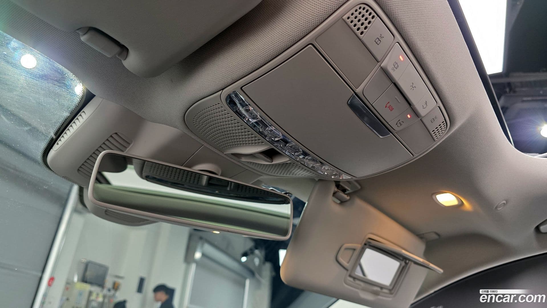 Main__Slider__Photo:E-Class Mercedes-Benz 2019.8-16