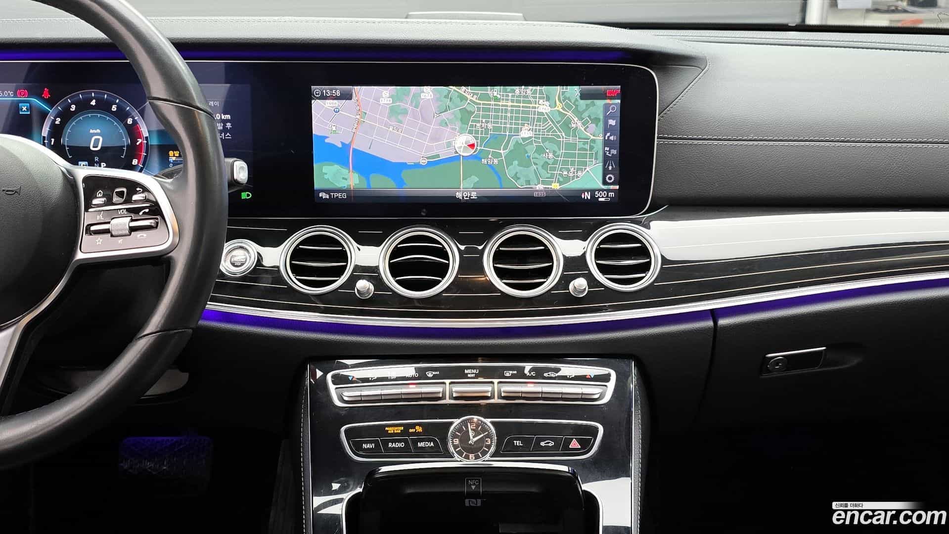 E-Class Mercedes-Benz 2019.8-OPTION-023