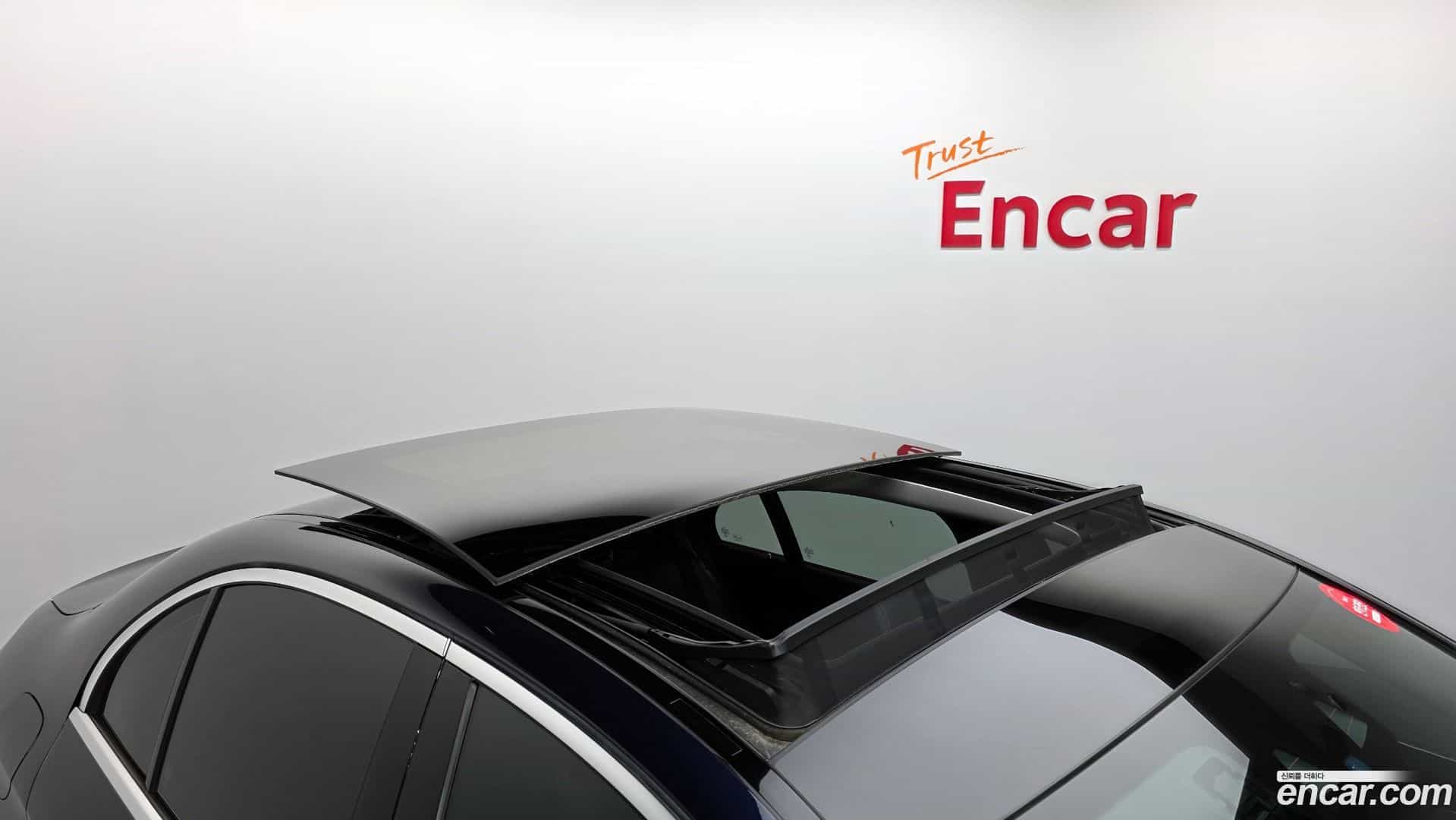 E-Class Mercedes-Benz 2019.8-OPTION-024