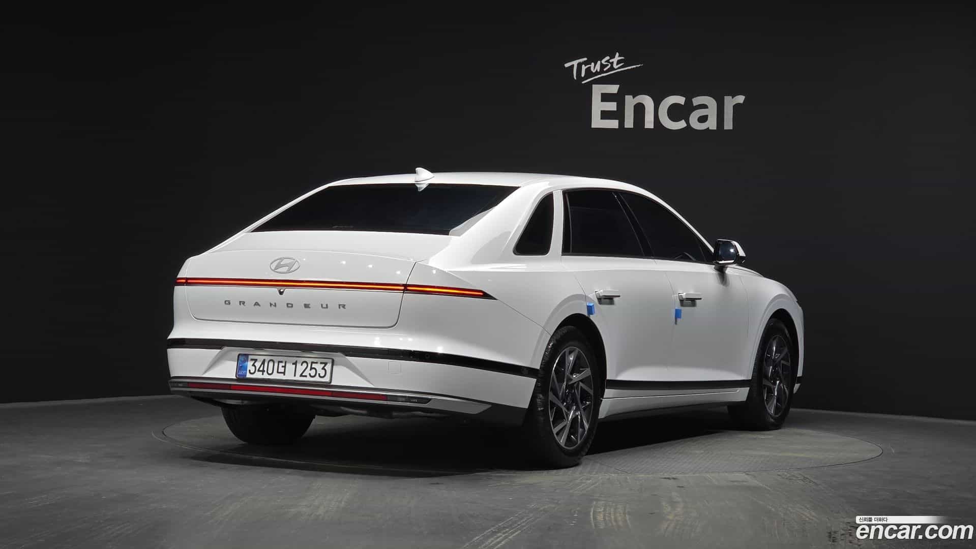 Grandeur Hyundai 2022.11-OUTER-002