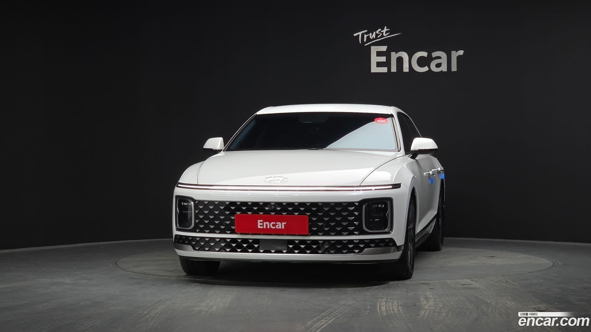 Main__Slider__Photo:Grandeur Hyundai 2022.11-2