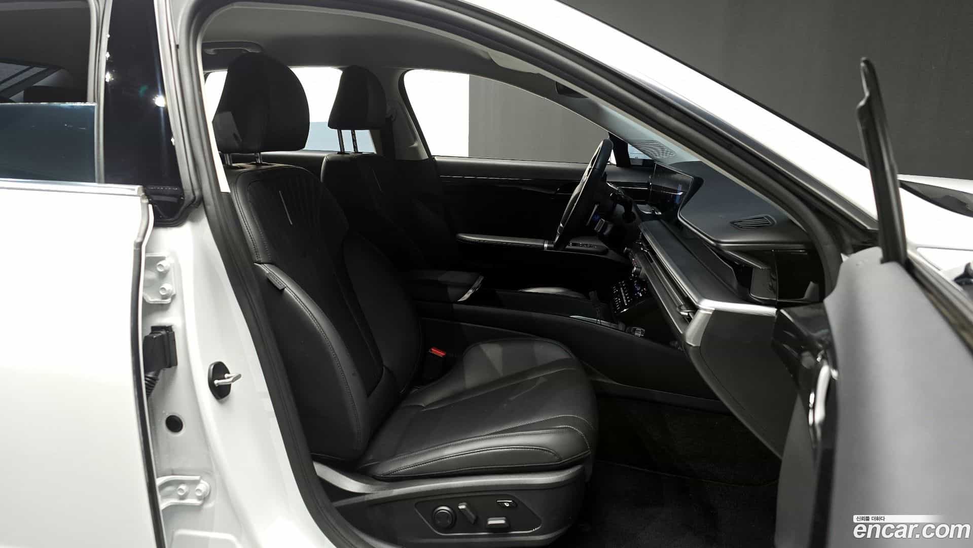 Grandeur Hyundai 2022.11-INNER-010