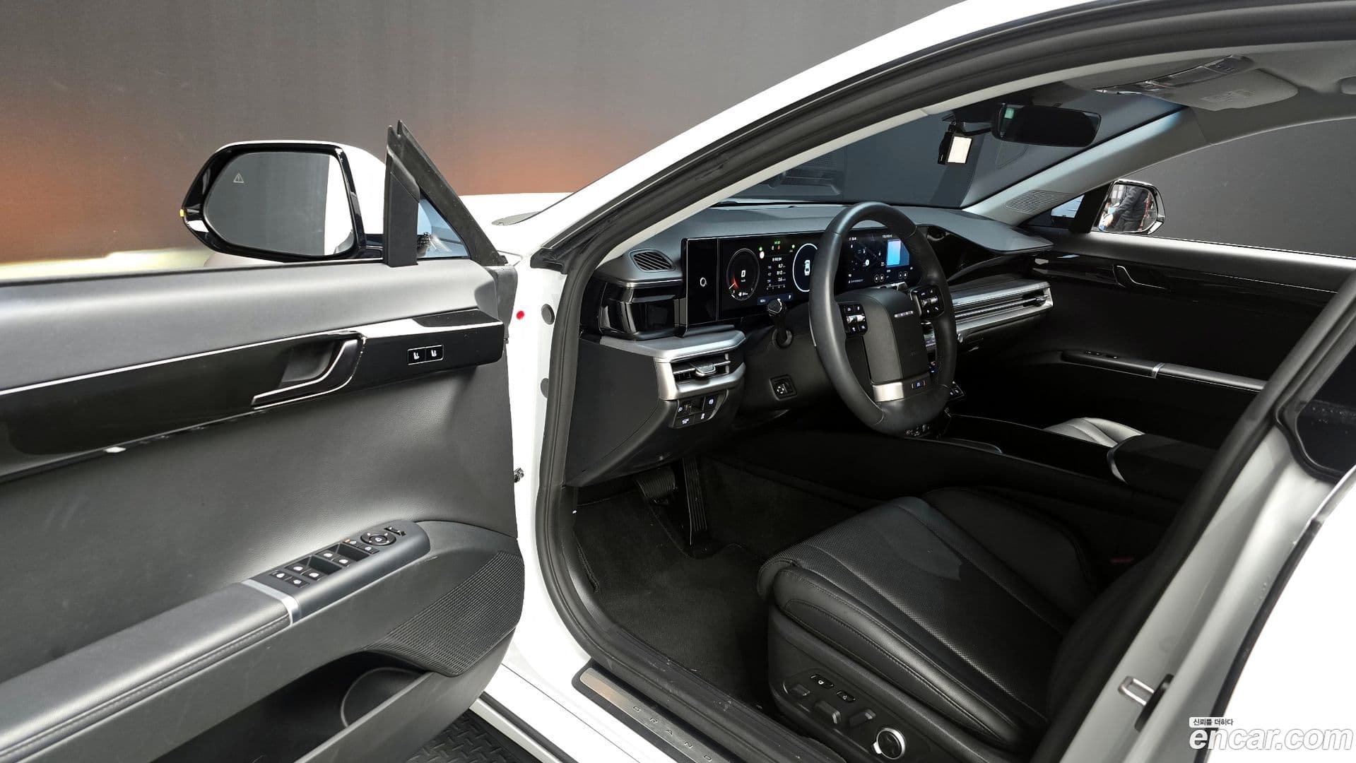 Main__Slider__Photo:Grandeur Hyundai 2022.11-10