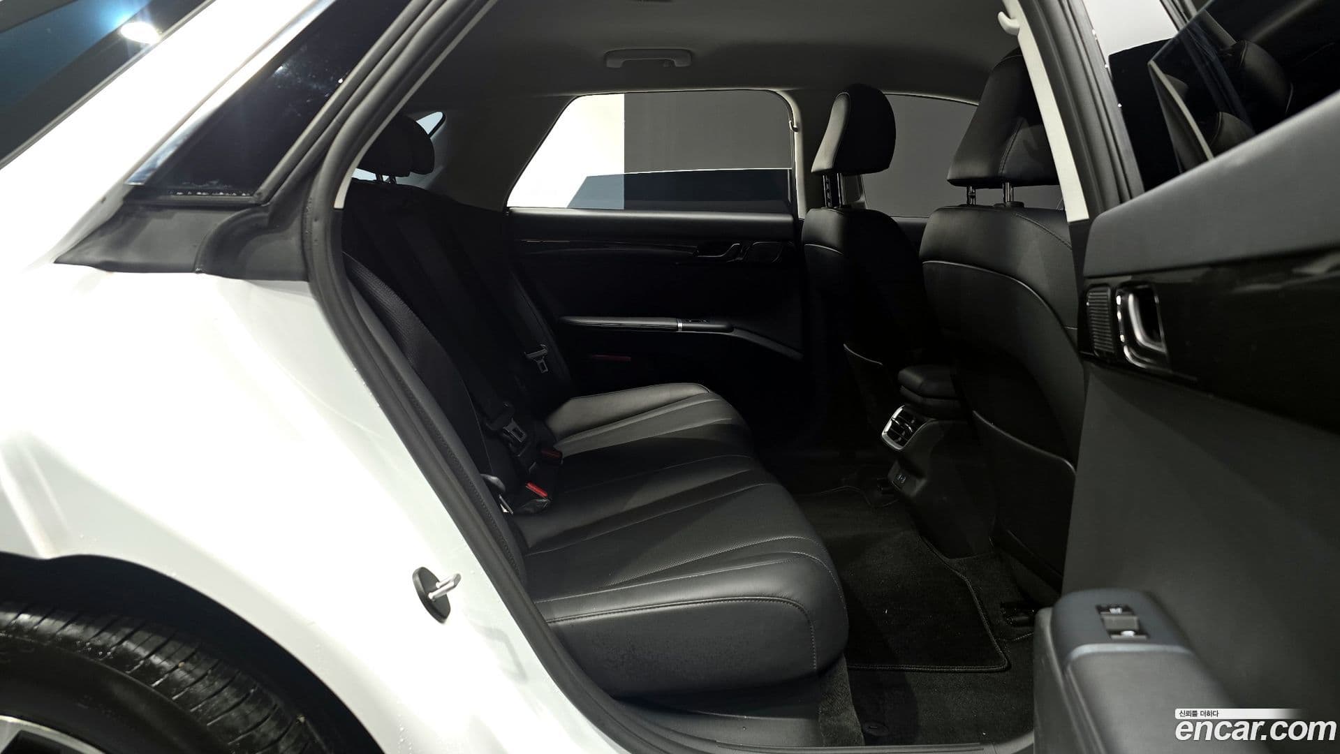 Main__Slider__Photo:Grandeur Hyundai 2022.11-11