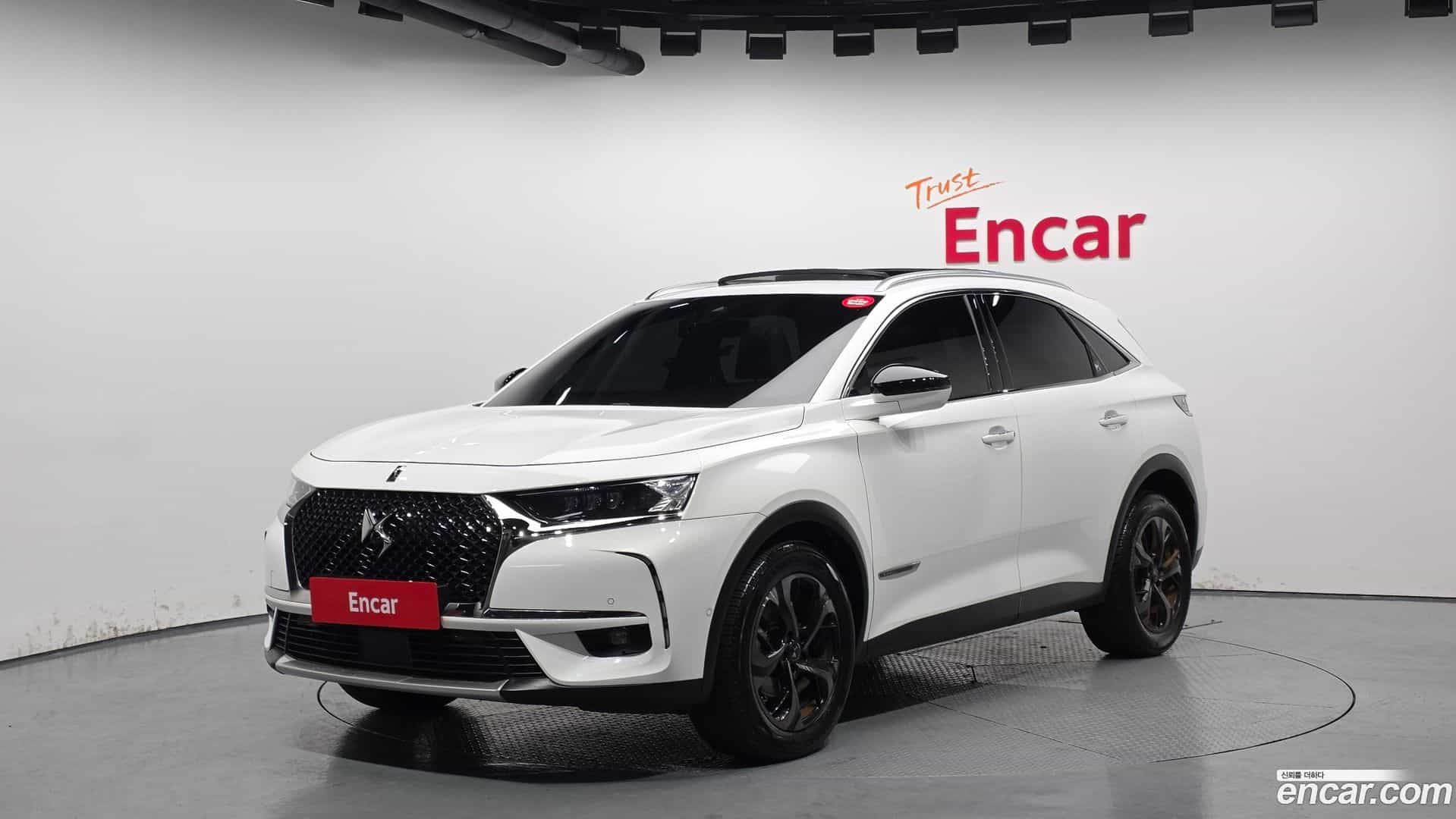 DS7 Citroen-DS 2019.11-OUTER-001