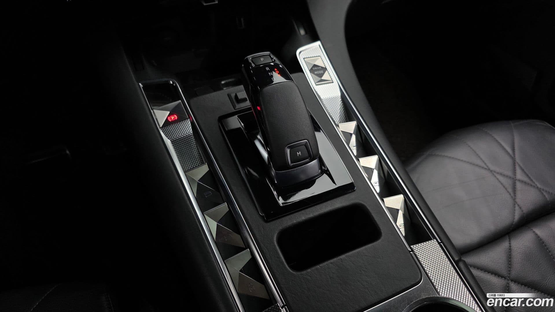 Main__Slider__Photo:DS7 Citroen-DS 2019.11-8