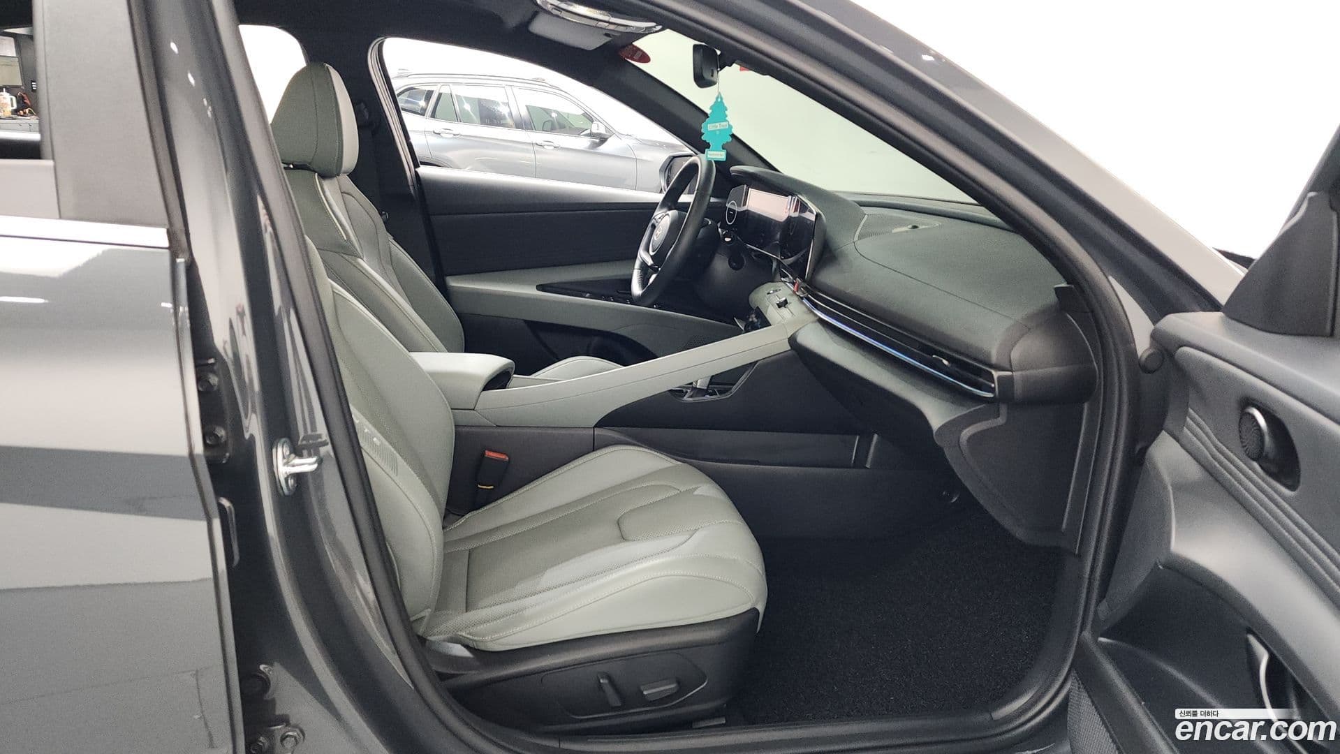 Main__Slider__Photo:AVANTE Hyundai 2023.9-10