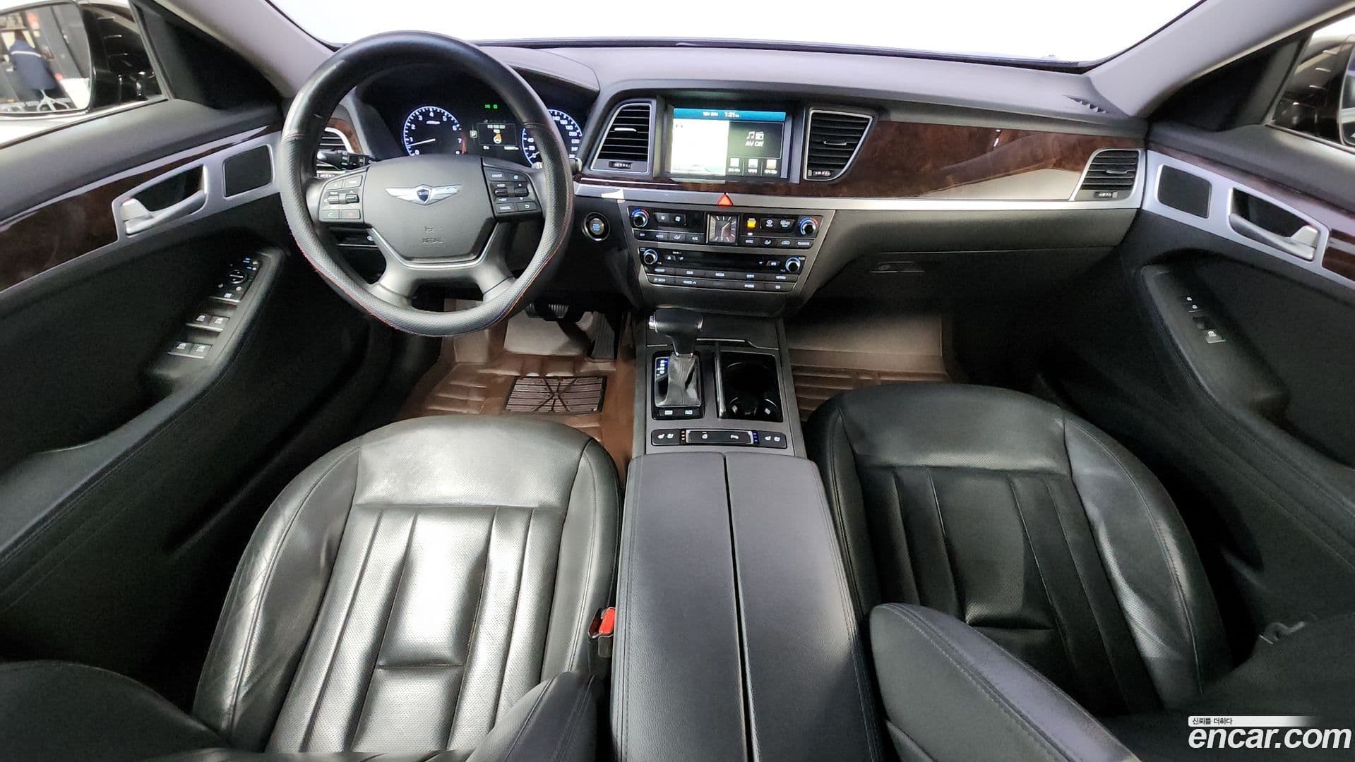 Main__Slider__Photo:Genesis Hyundai 2015.6-6