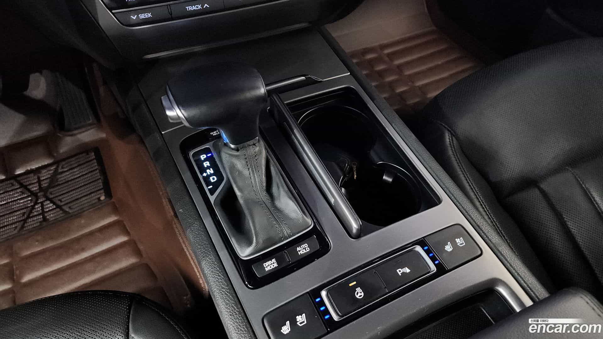 Genesis Hyundai 2015.6-INNER-009