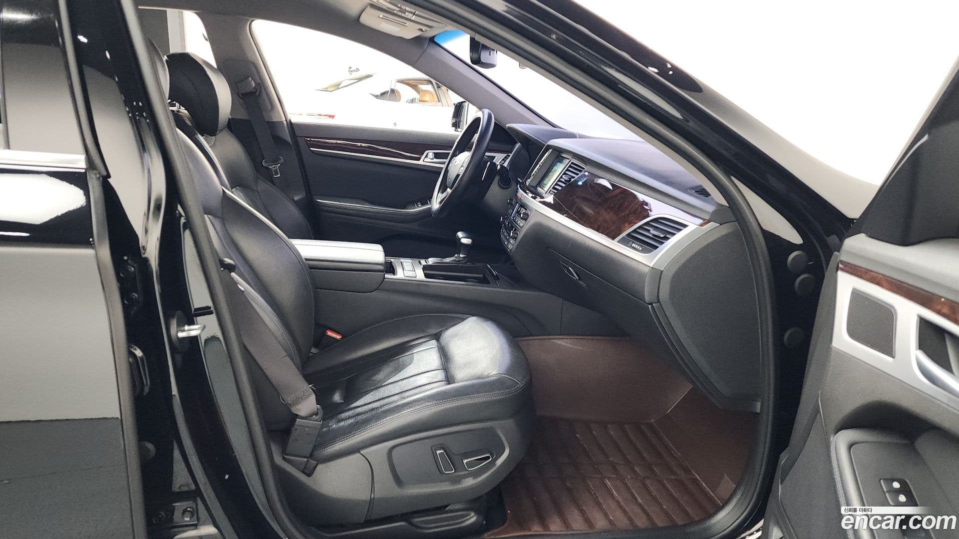 Main__Slider__Photo:Genesis Hyundai 2015.6-10