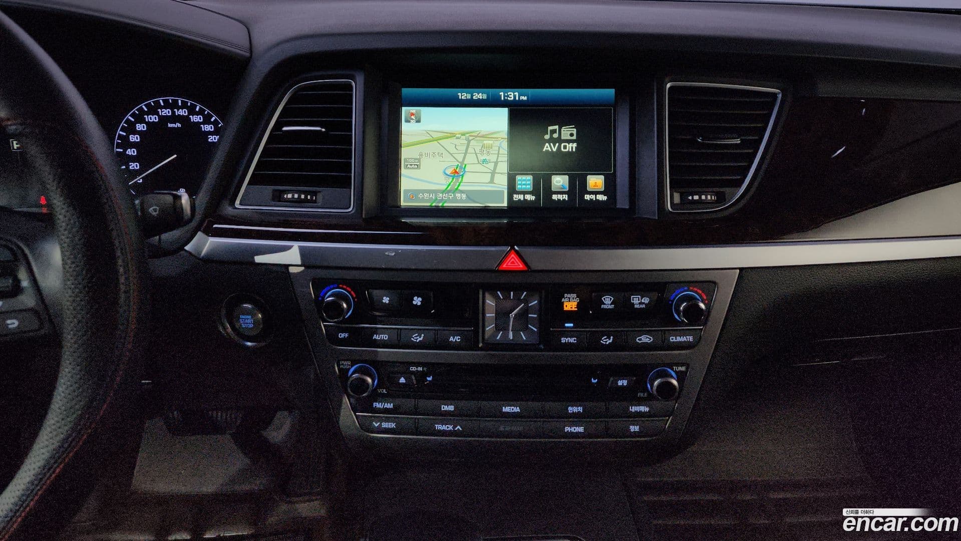 Main__Slider__Photo:Genesis Hyundai 2015.6-13