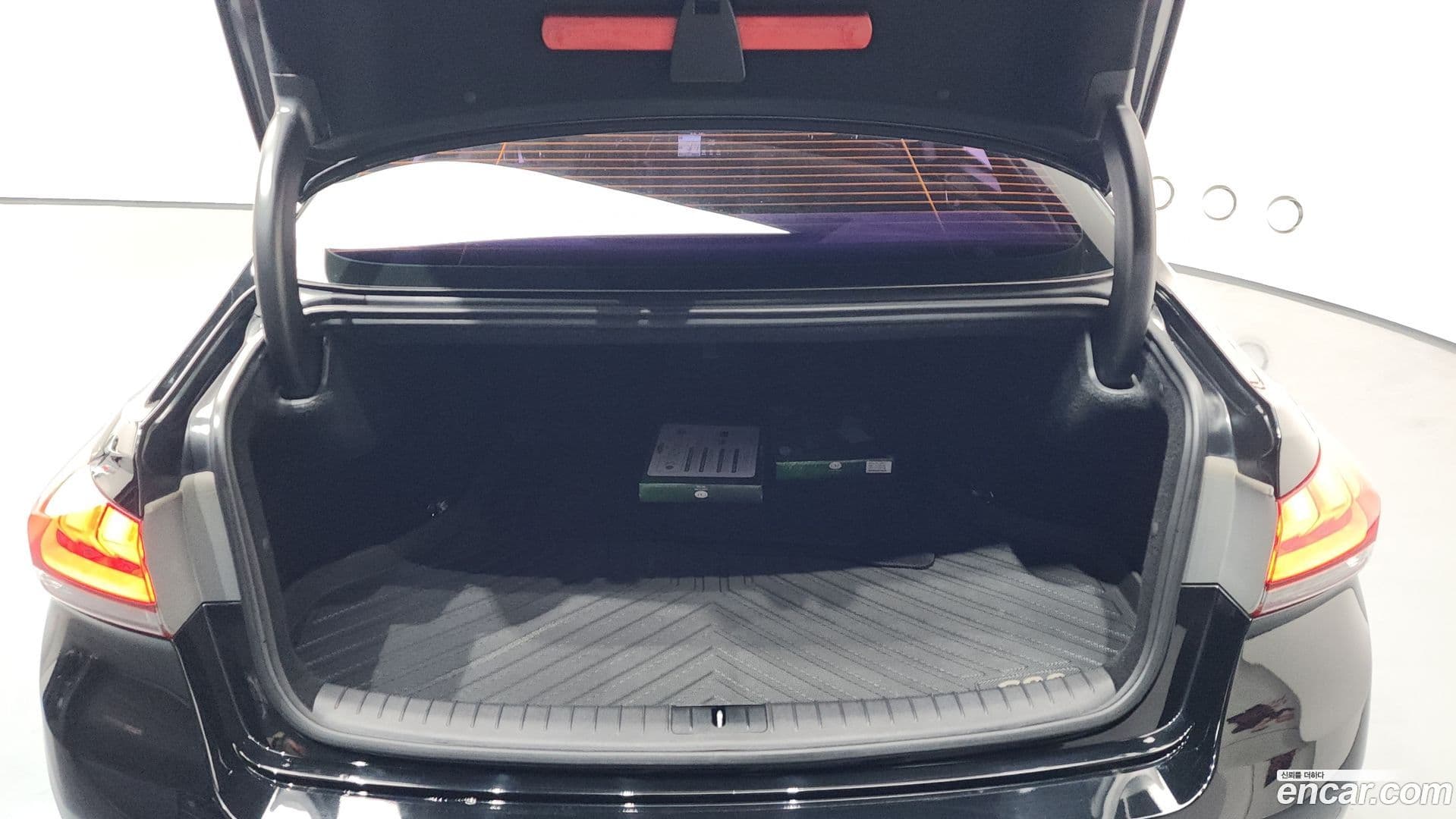 Main__Slider__Photo:Genesis Hyundai 2015.6-19