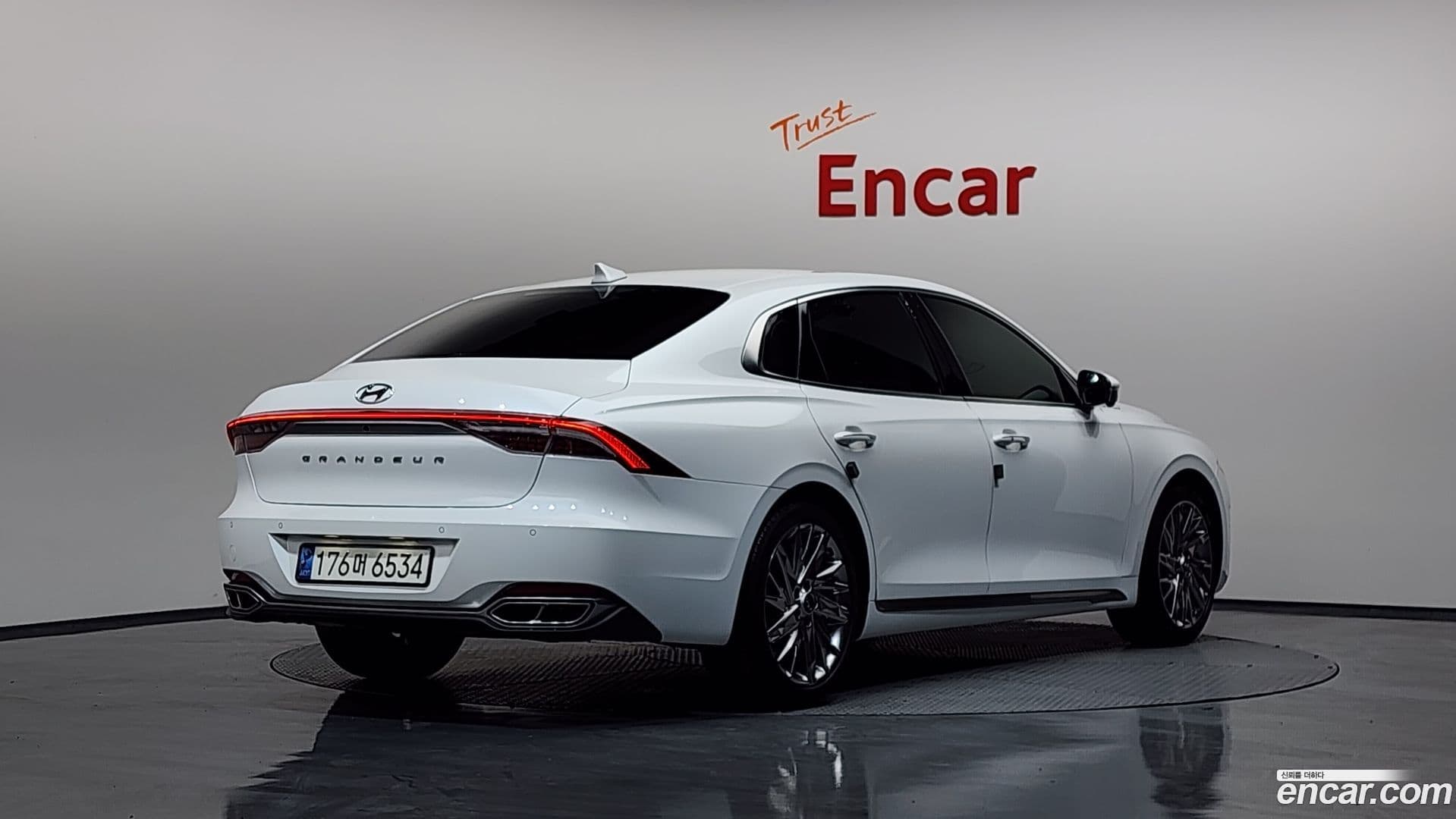 Main__Slider__Photo:Grandeur Hyundai 2021.11-1