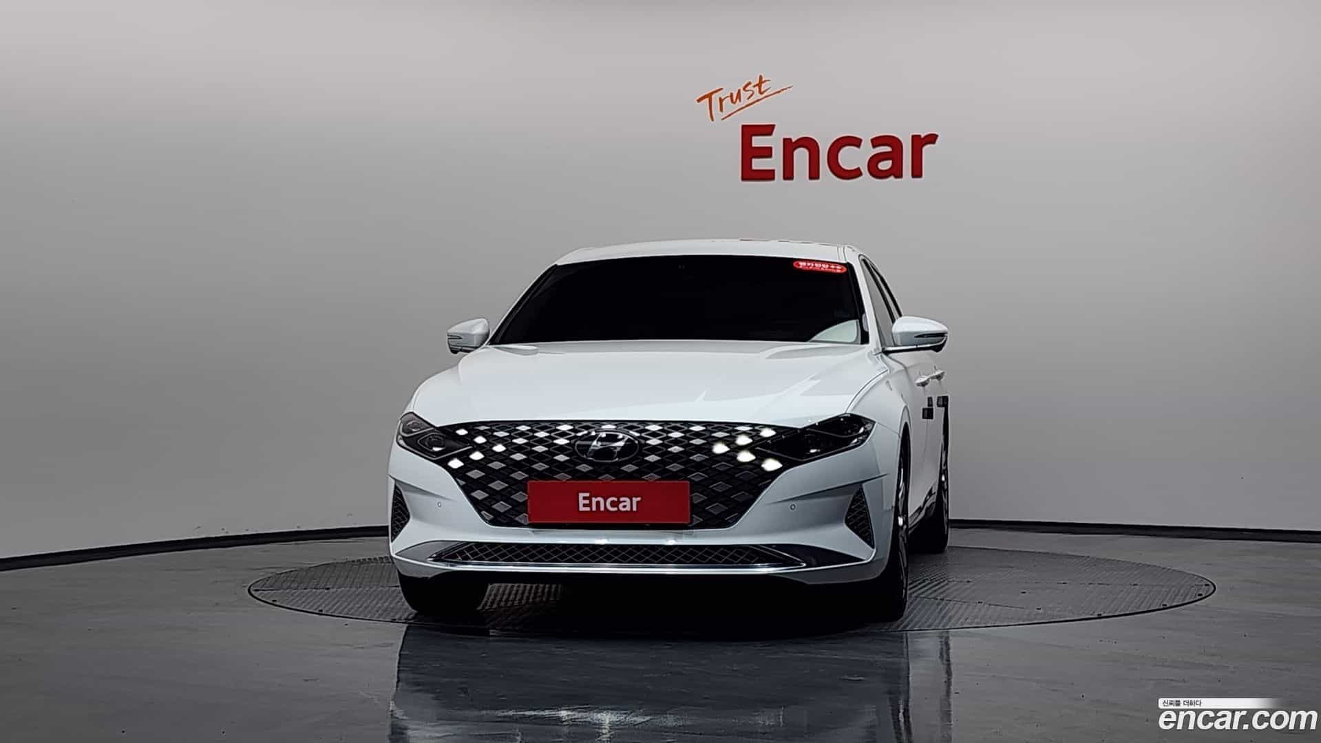 Grandeur Hyundai 2021.11-OUTER-003