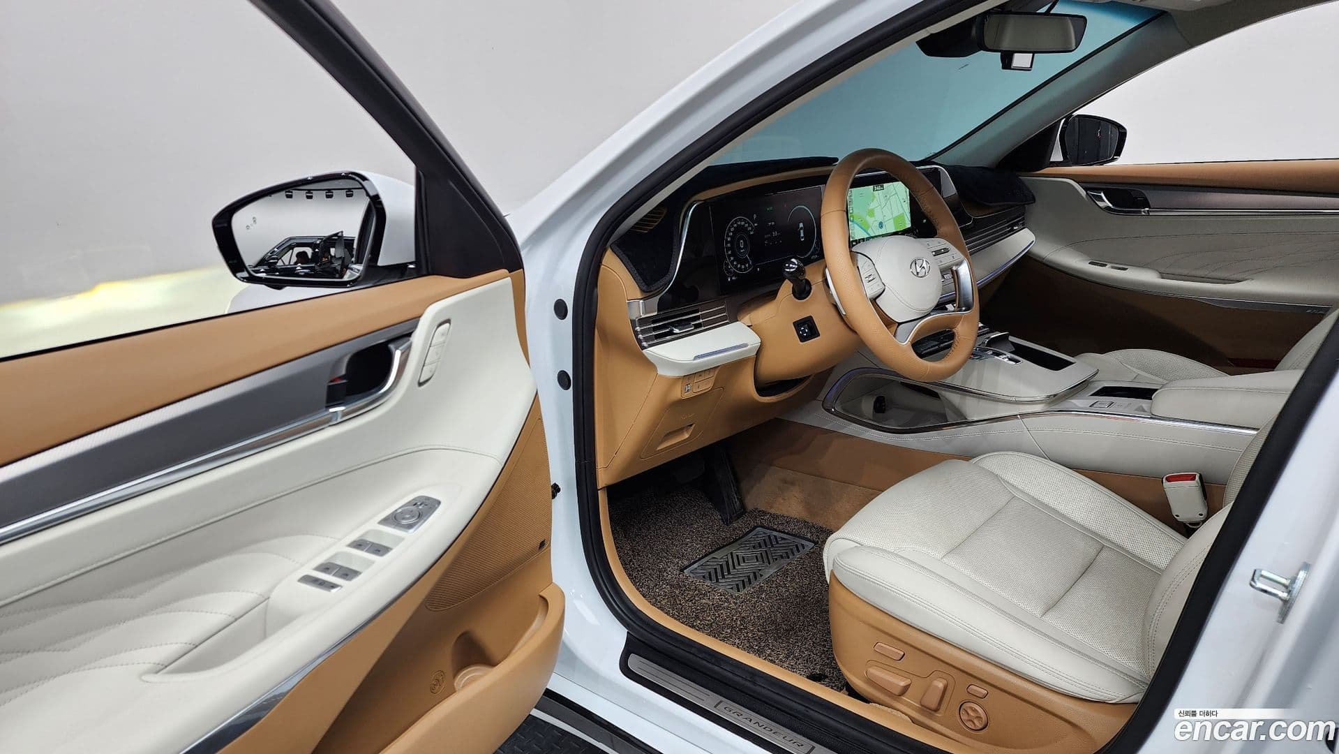 Main__Slider__Photo:Grandeur Hyundai 2021.11-9