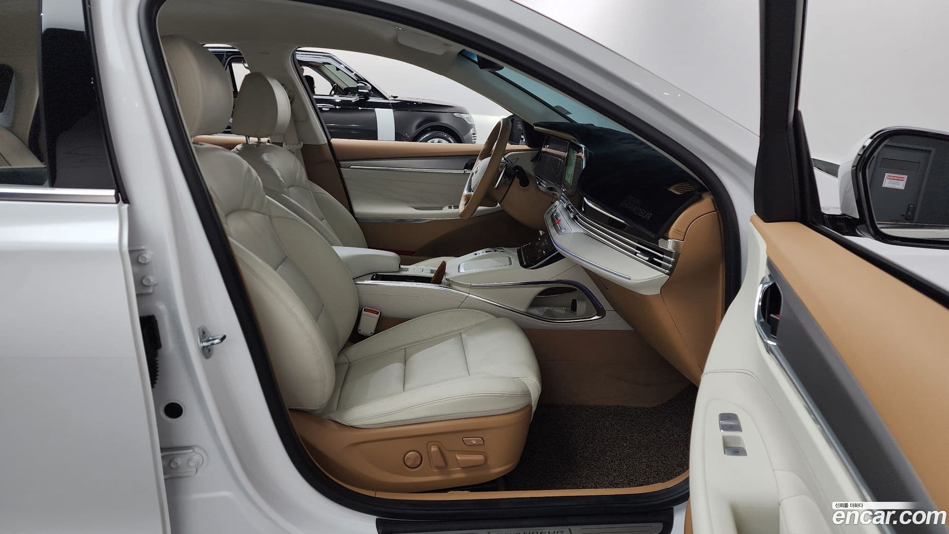 Main__Slider__Photo:Grandeur Hyundai 2021.11-10