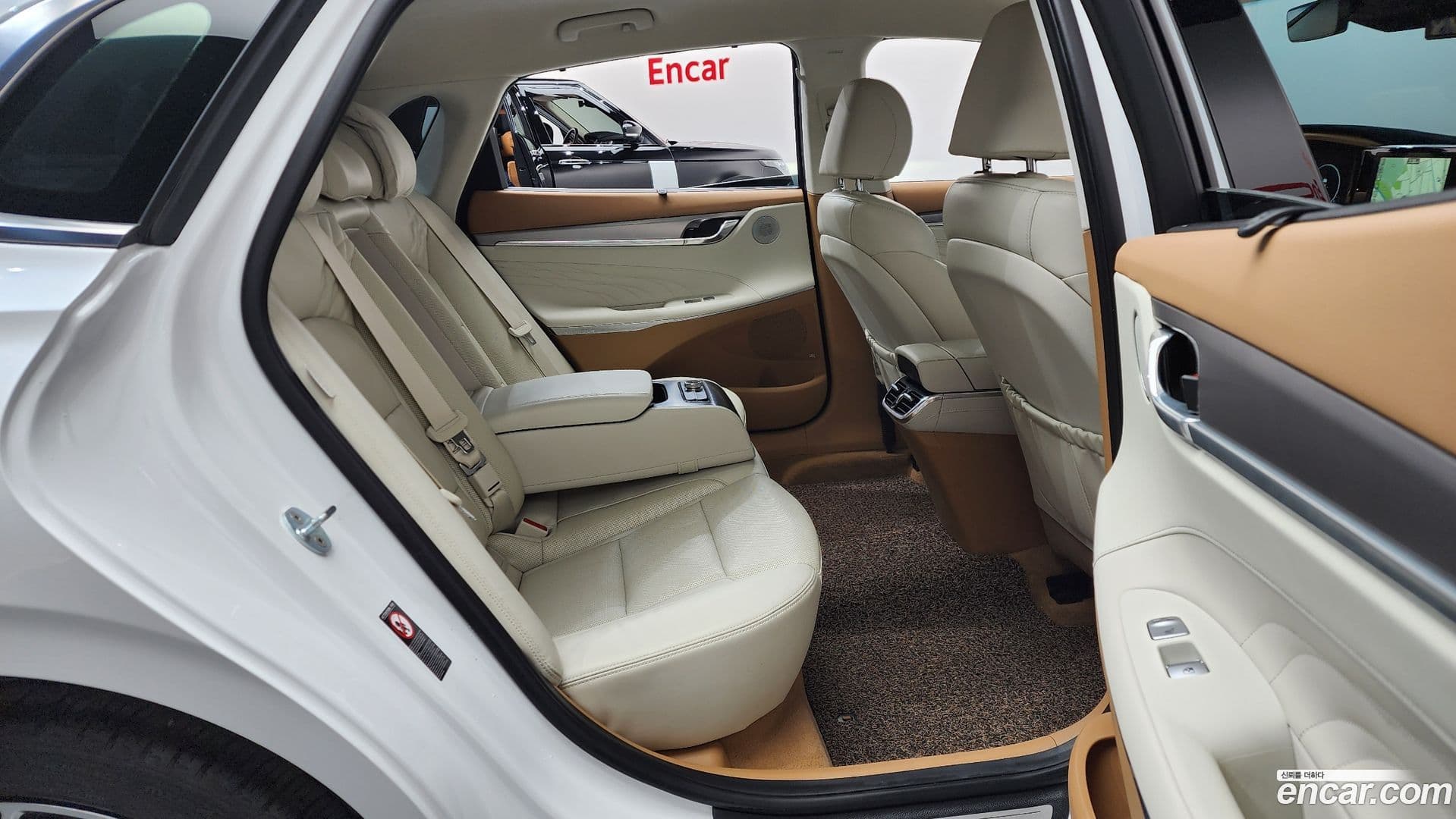 Main__Slider__Photo:Grandeur Hyundai 2021.11-11