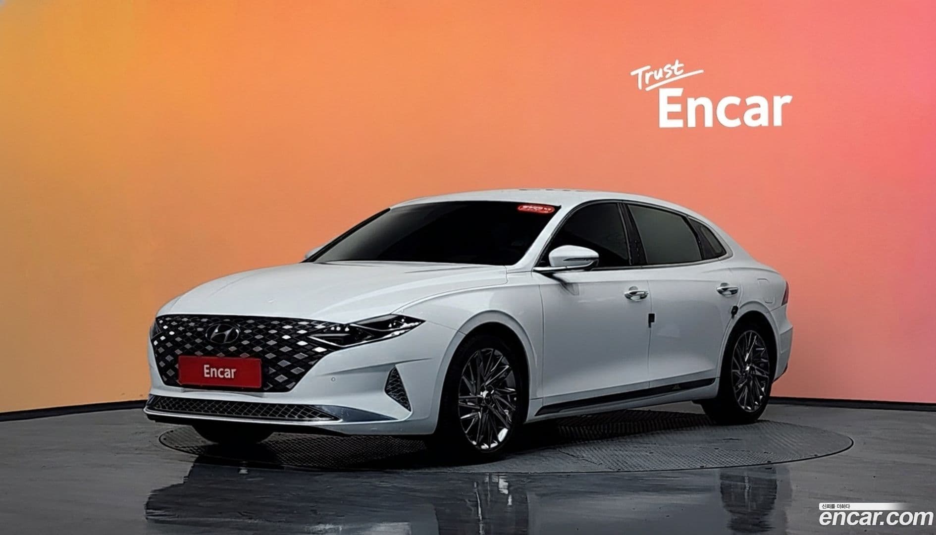 Main__Slider__Photo:Grandeur Hyundai 2021.11-0