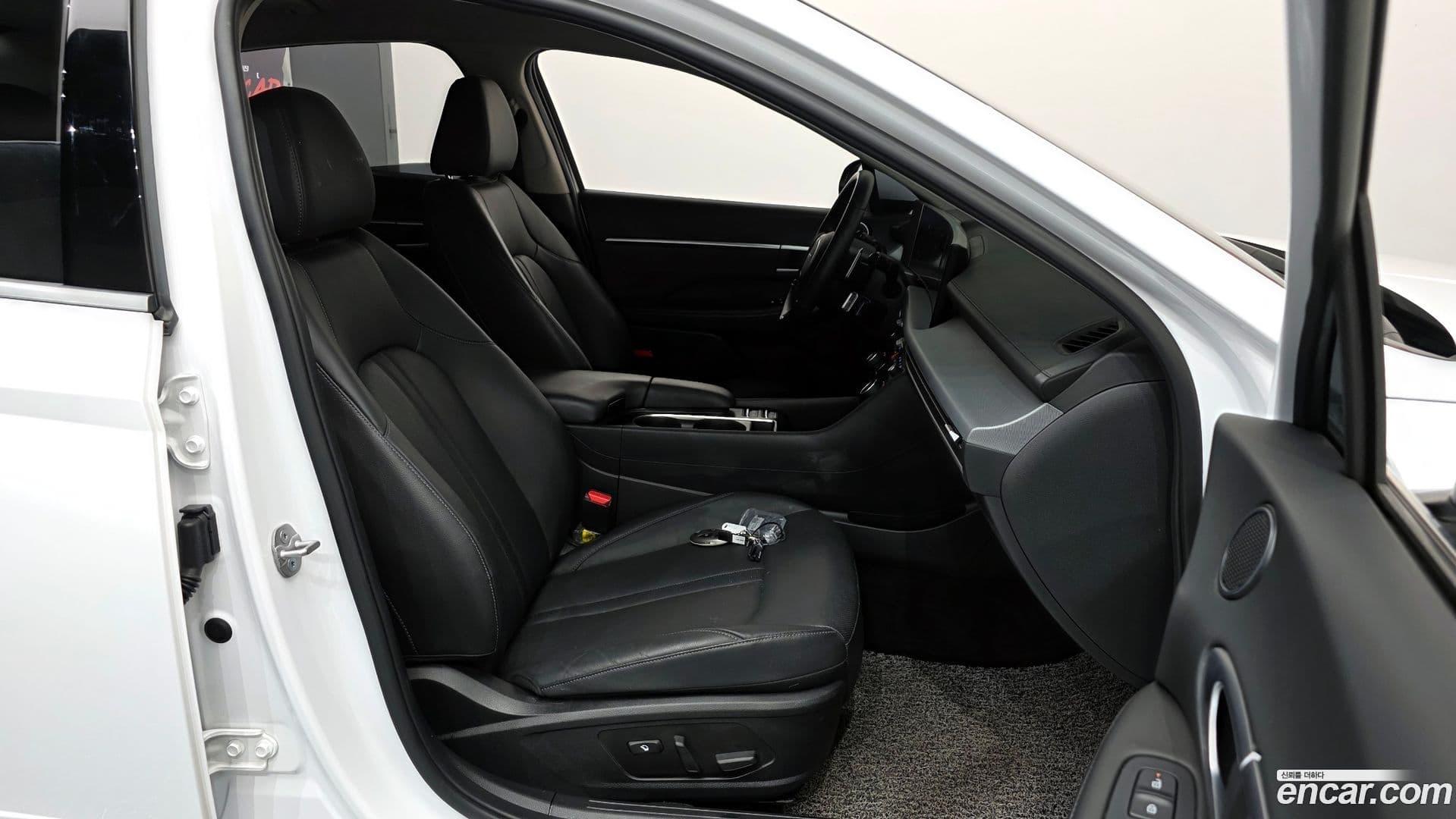 Main__Slider__Photo:Sonata Hyundai 2024.5-10