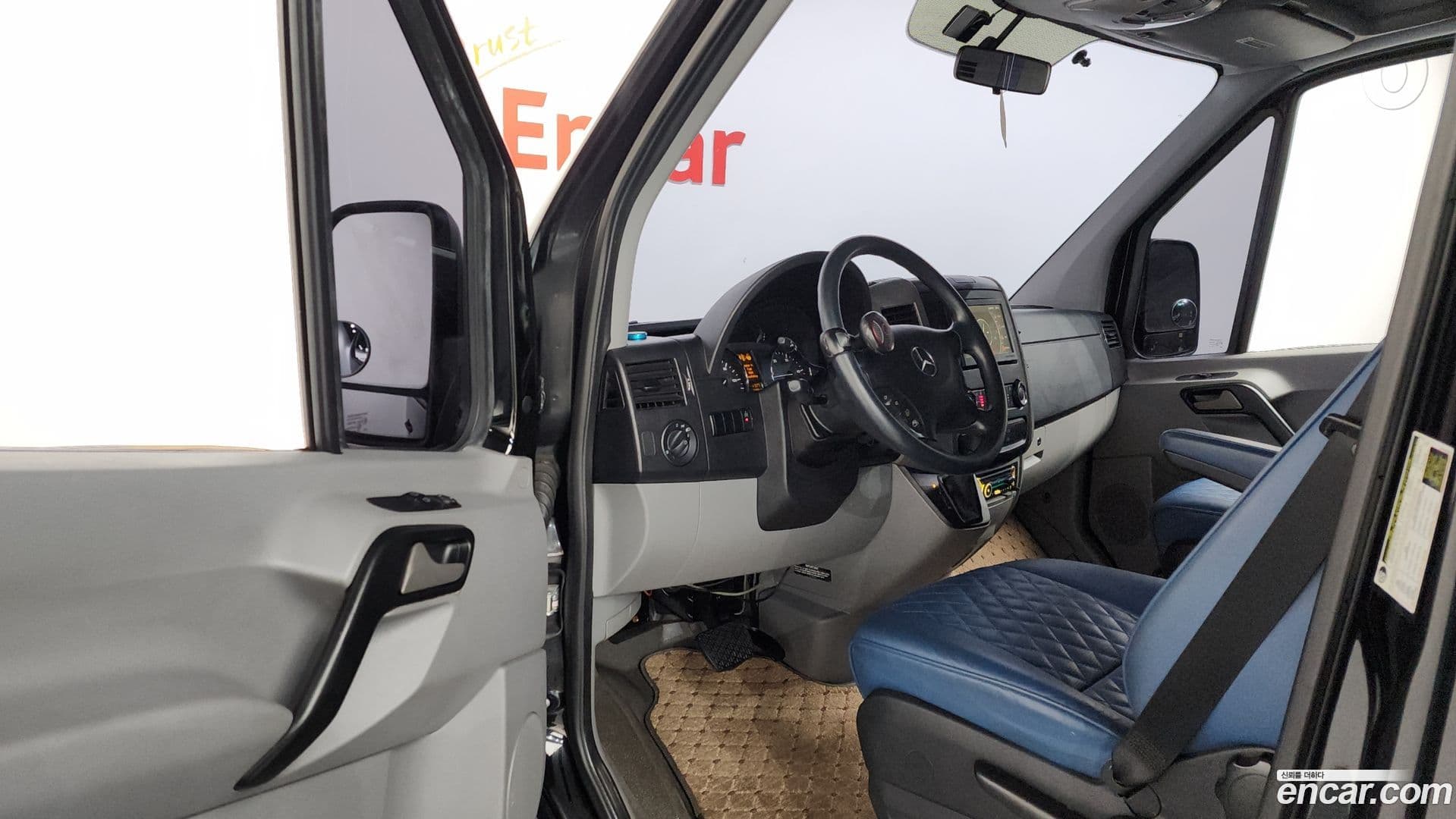 Main__Slider__Photo:Sprinter Mercedes-Benz 2012.11-9