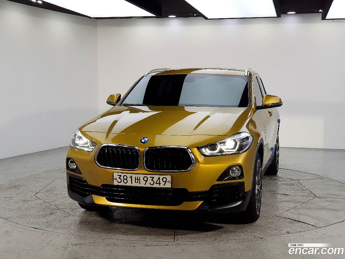 Main__Slider__Photo:X2 (F39) BMW 2020.6-0