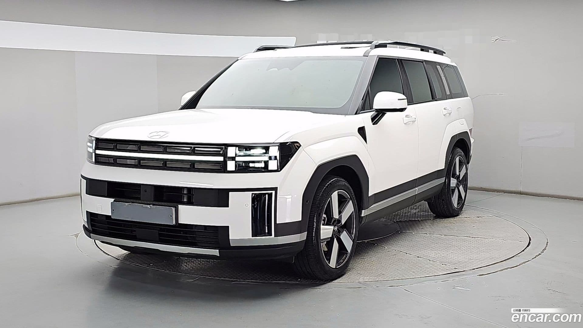 Main__Slider__Photo:Santafe Hyundai 2024.11-0