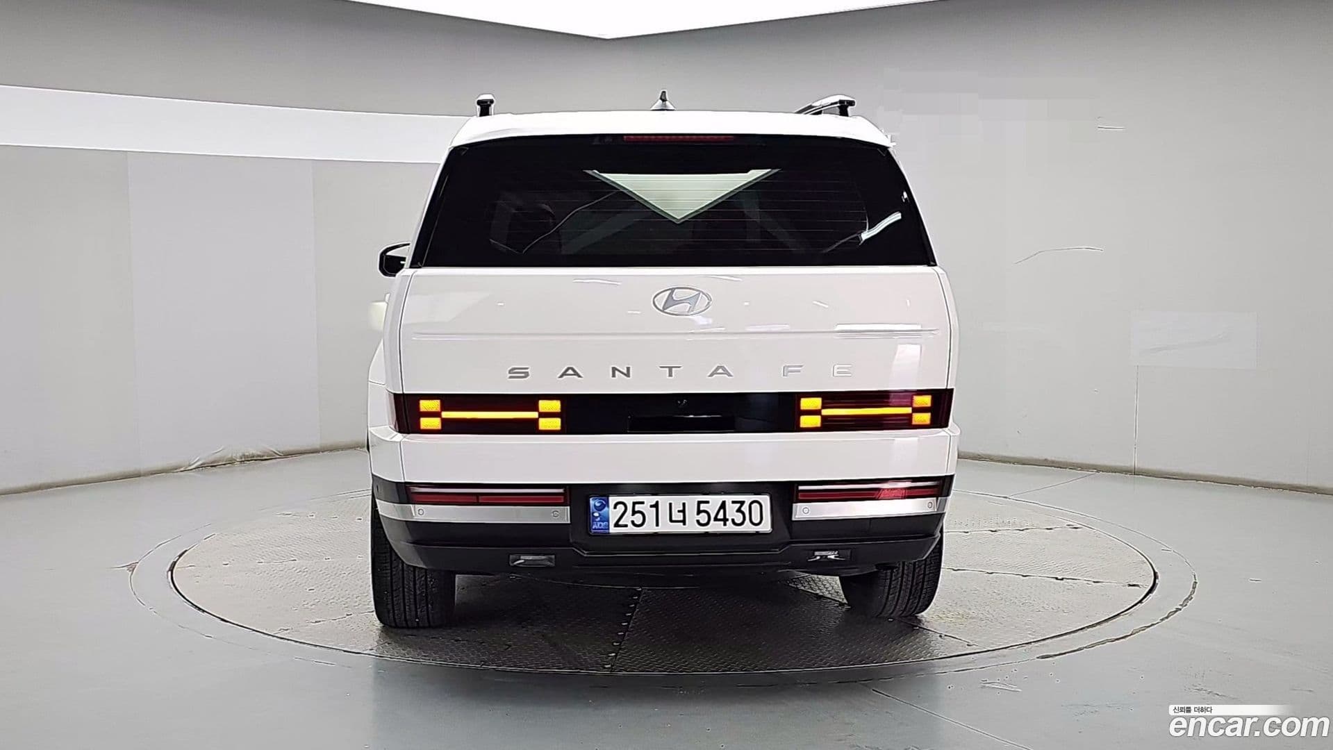 Main__Slider__Photo:Santafe Hyundai 2024.11-3