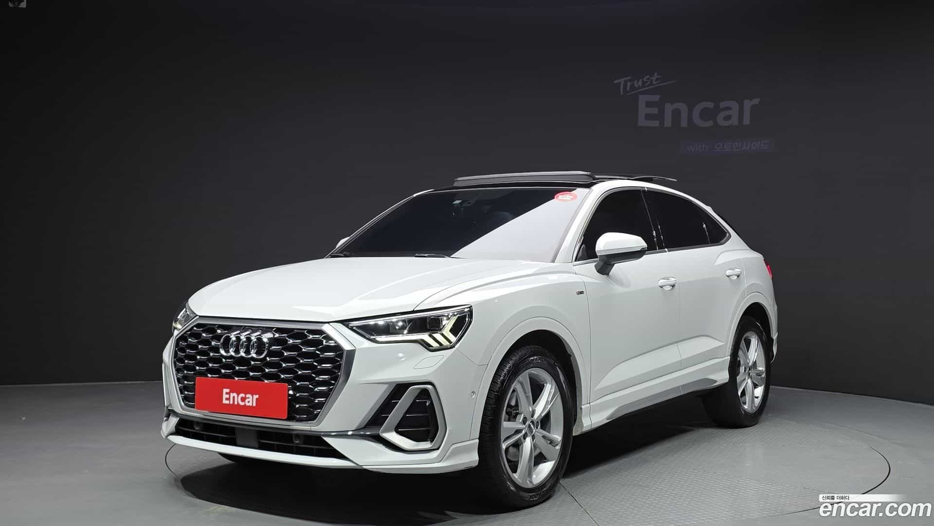 Q3 Audi 2020.11-OUTER-001