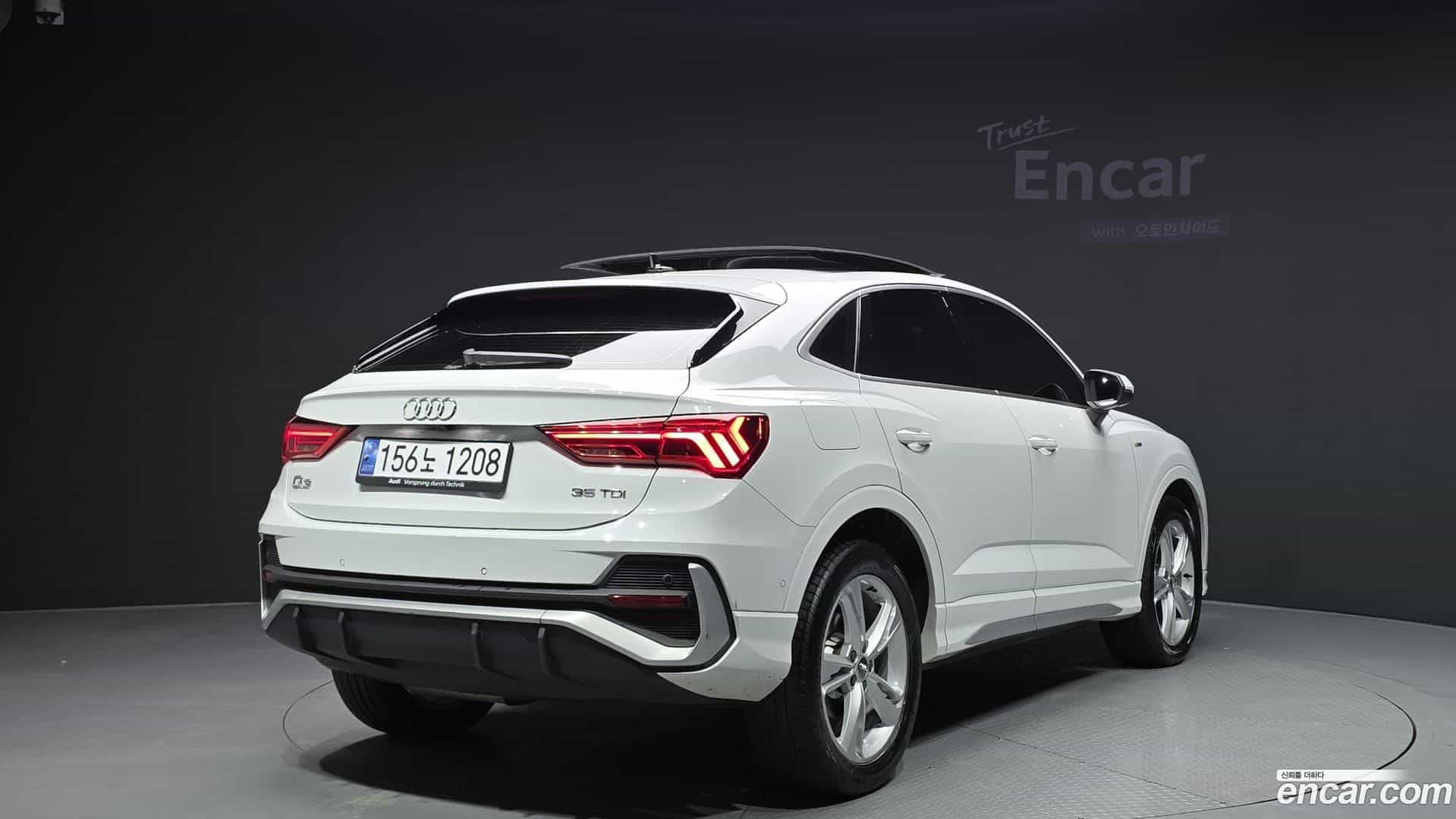 Q3 Audi 2020.11-OUTER-002