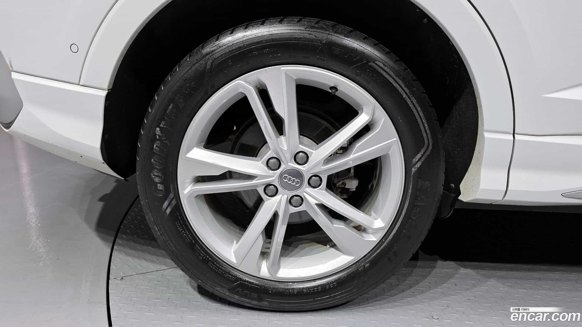 Q3 Audi 2020.11-OUTER-005